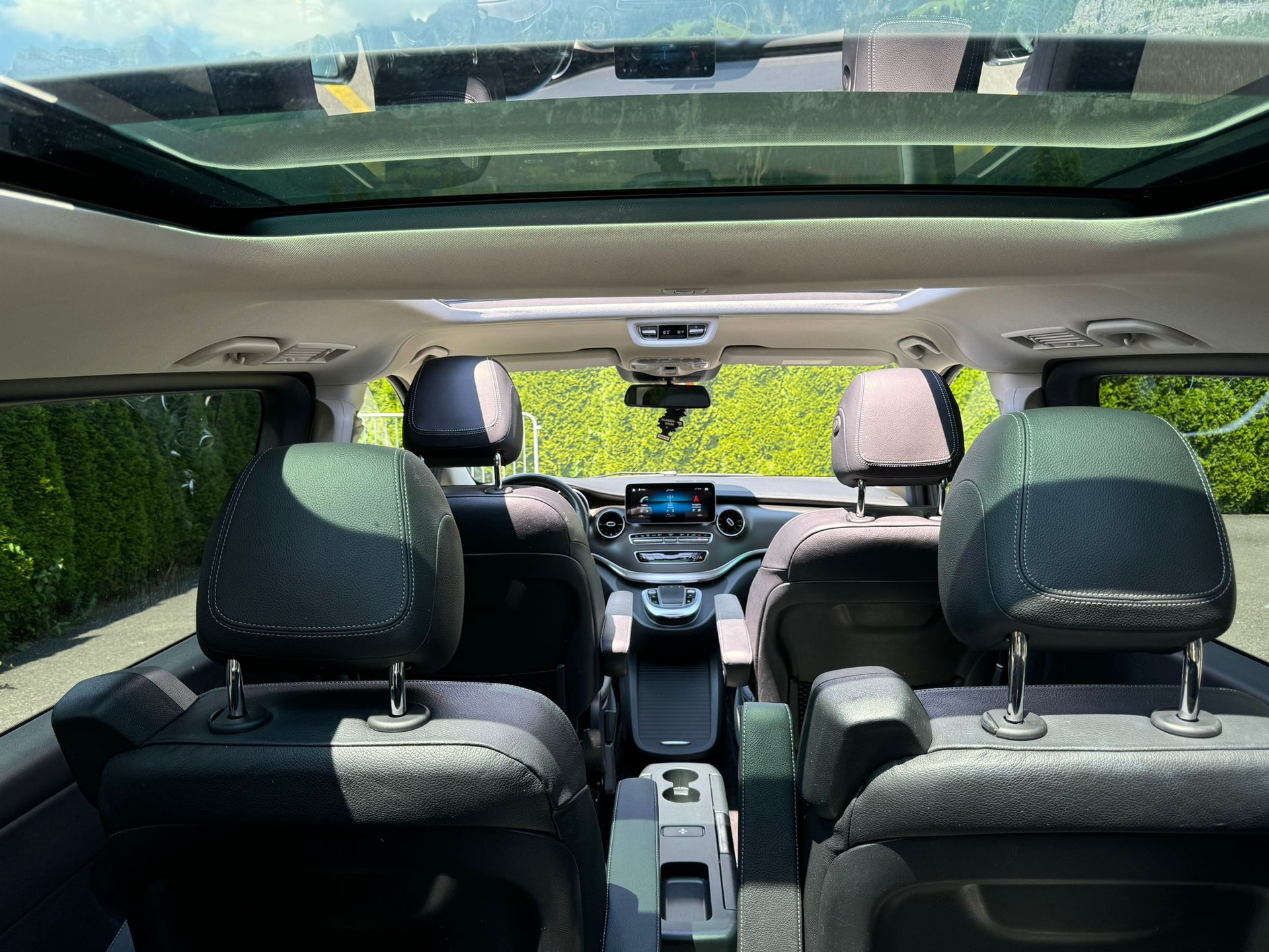 MERCEDES-BENZ V 300 d lang AMG LINE 4Matic 9G-Tronic-image-9