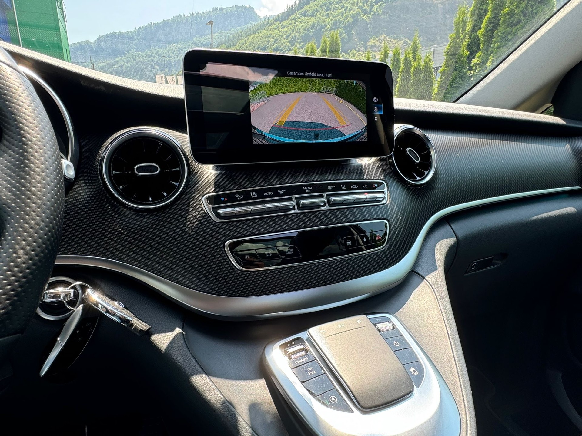 MERCEDES-BENZ V 300 d lang AMG LINE 4Matic 9G-Tronic-image-16