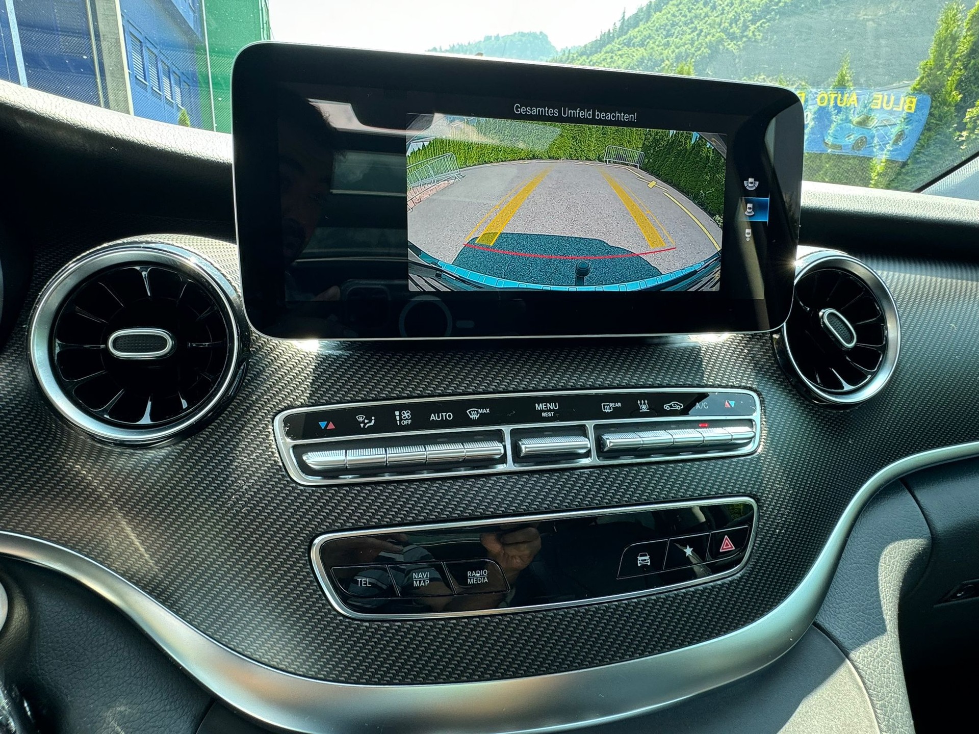 MERCEDES-BENZ V 300 d lang AMG LINE 4Matic 9G-Tronic-image-18