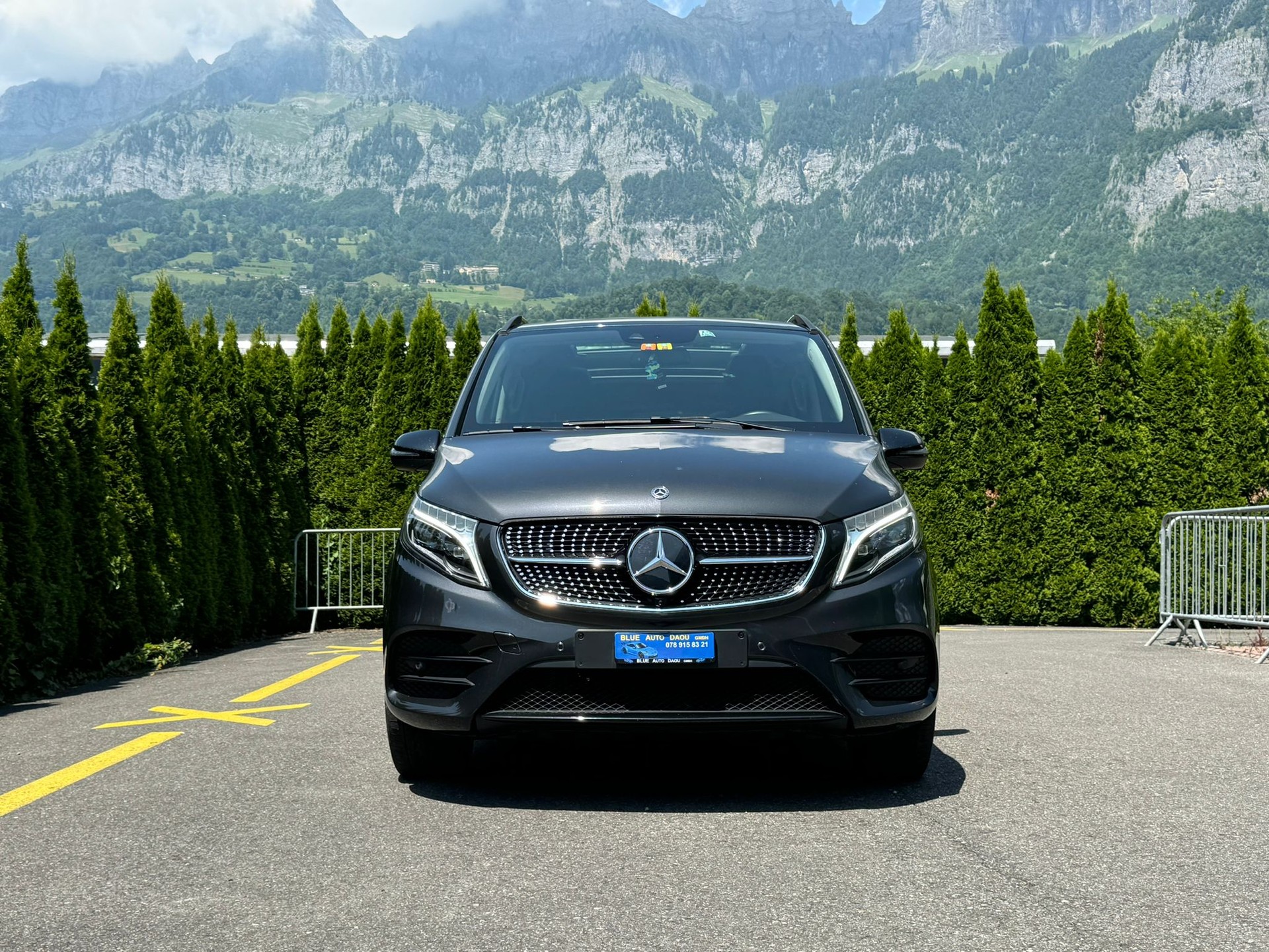 MERCEDES-BENZ V 300 d lang AMG LINE 4Matic 9G-Tronic-image-0