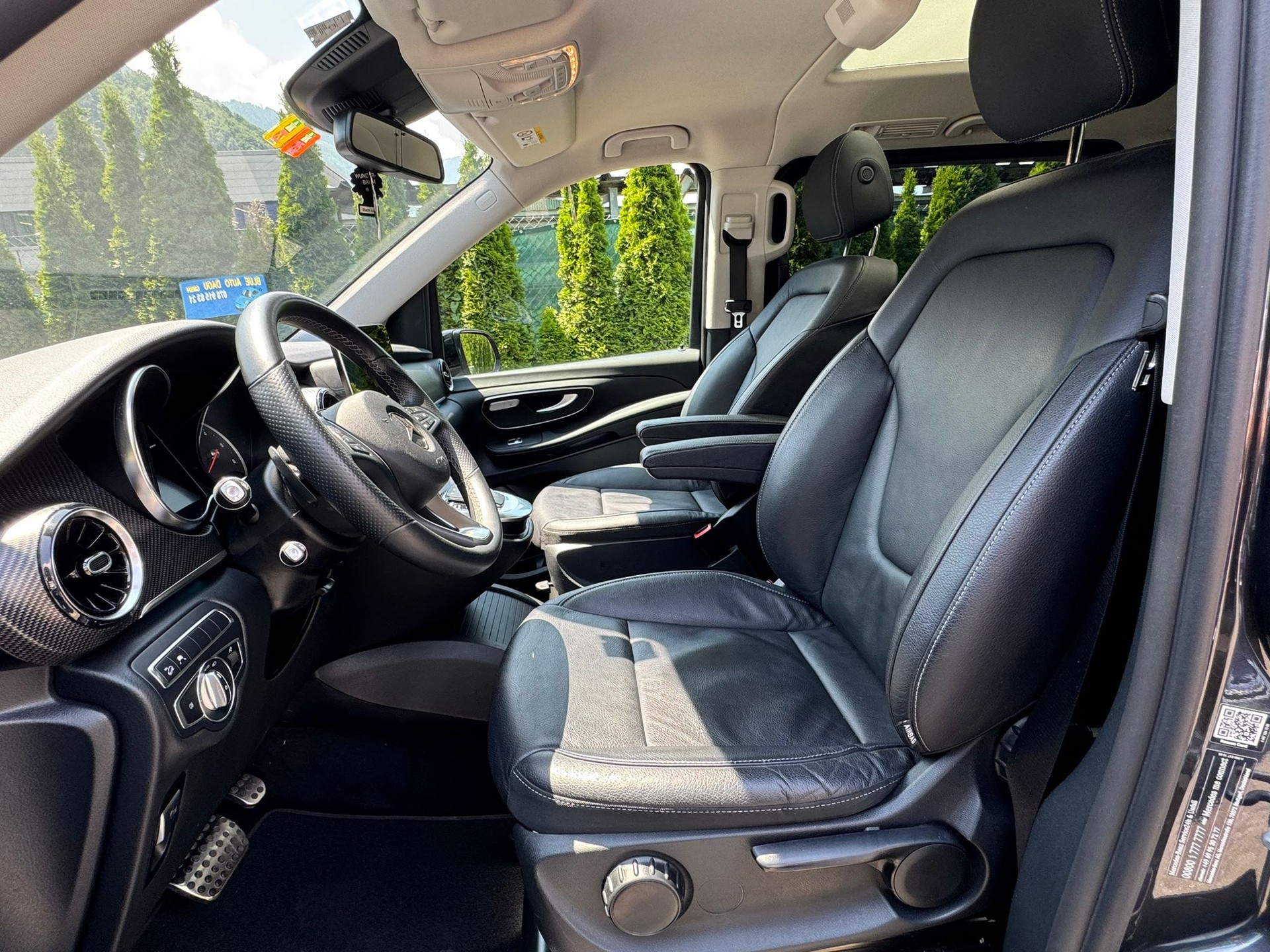 MERCEDES-BENZ V 300 d lang AMG LINE 4Matic 9G-Tronic-image-14