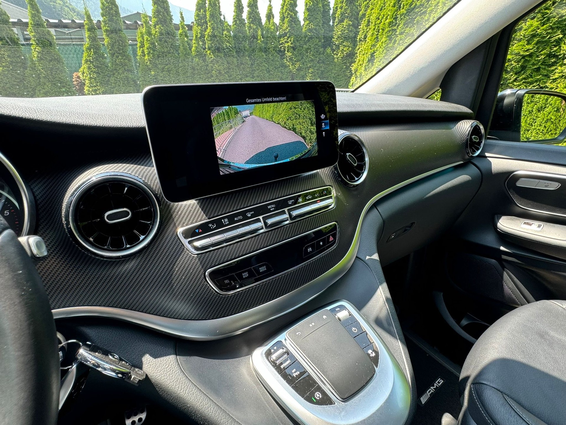 MERCEDES-BENZ V 300 d lang AMG LINE 4Matic 9G-Tronic-image-17