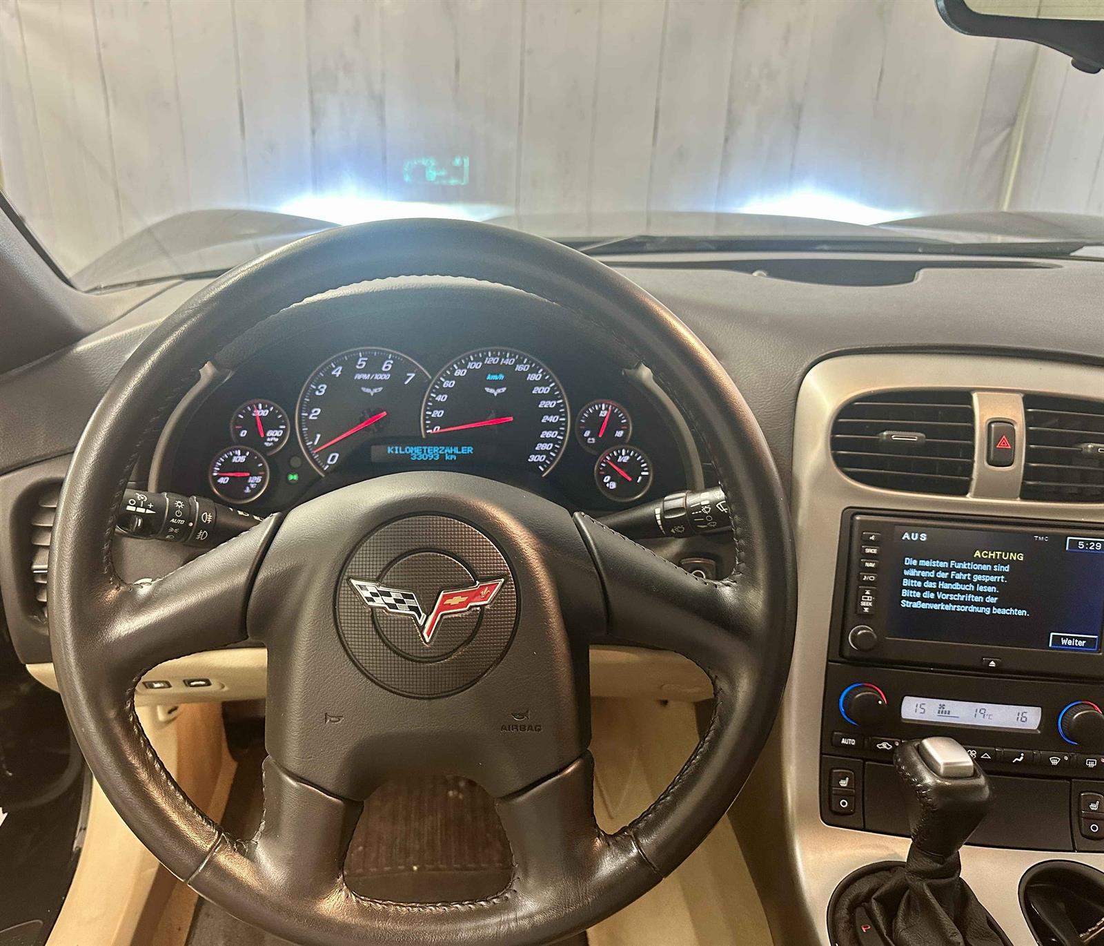 CHEVROLET Corvette Convertible 6.0 V8-image-11