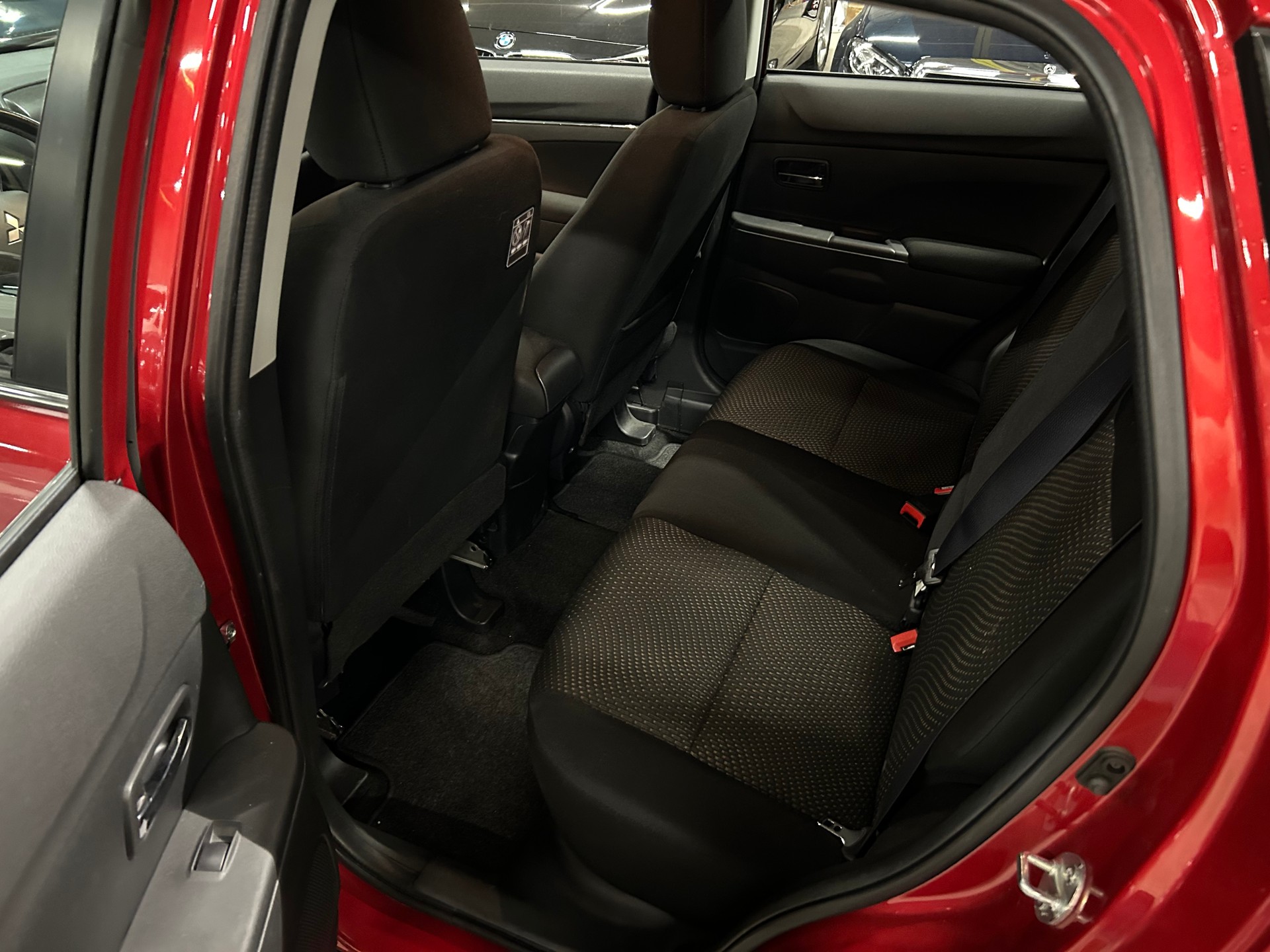 MITSUBISHI ASX 2.2 DID Invite 4WD Automatic-image-9