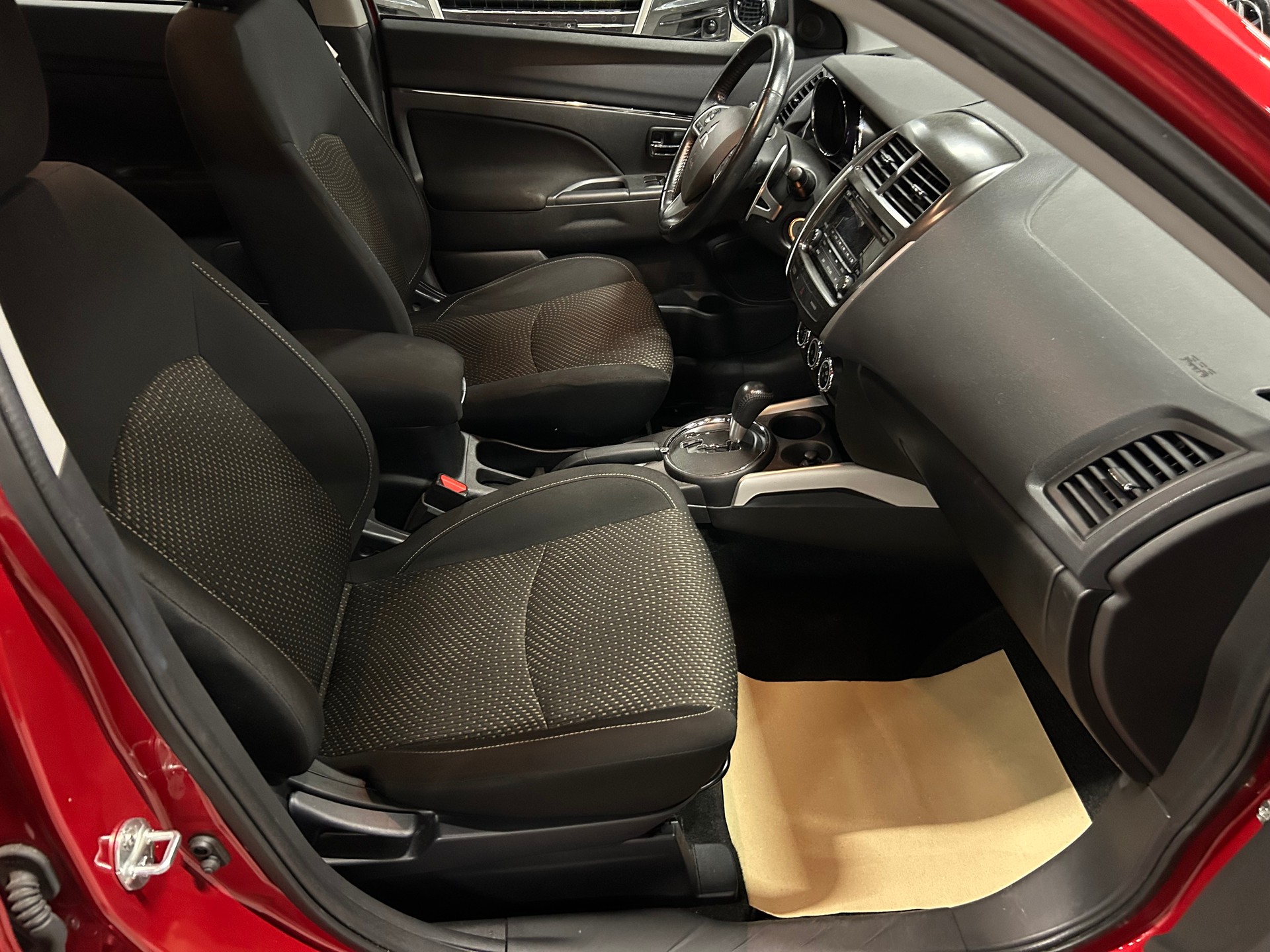 MITSUBISHI ASX 2.2 DID Invite 4WD Automatic-image-12