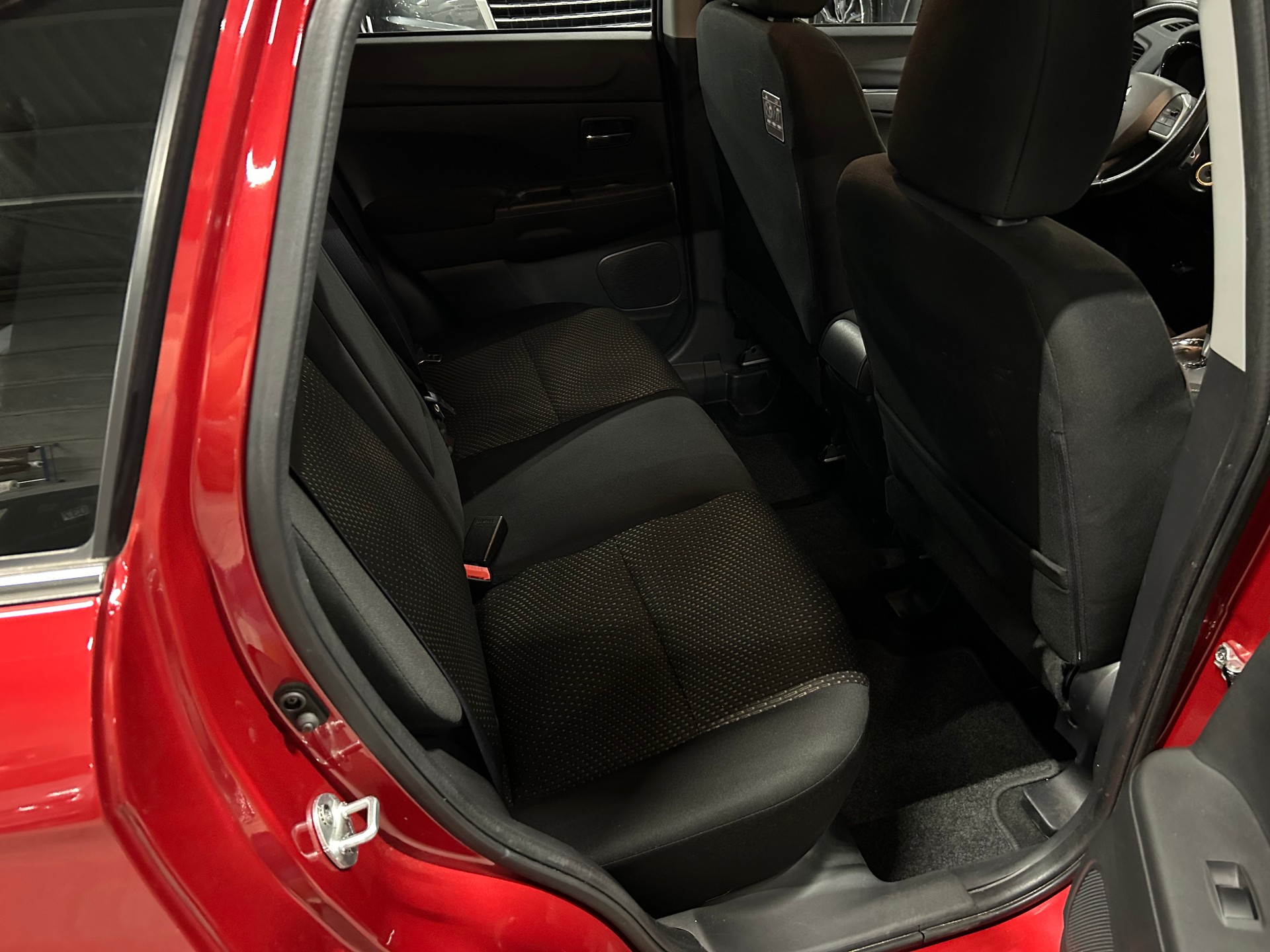 MITSUBISHI ASX 2.2 DID Invite 4WD Automatic-image-10