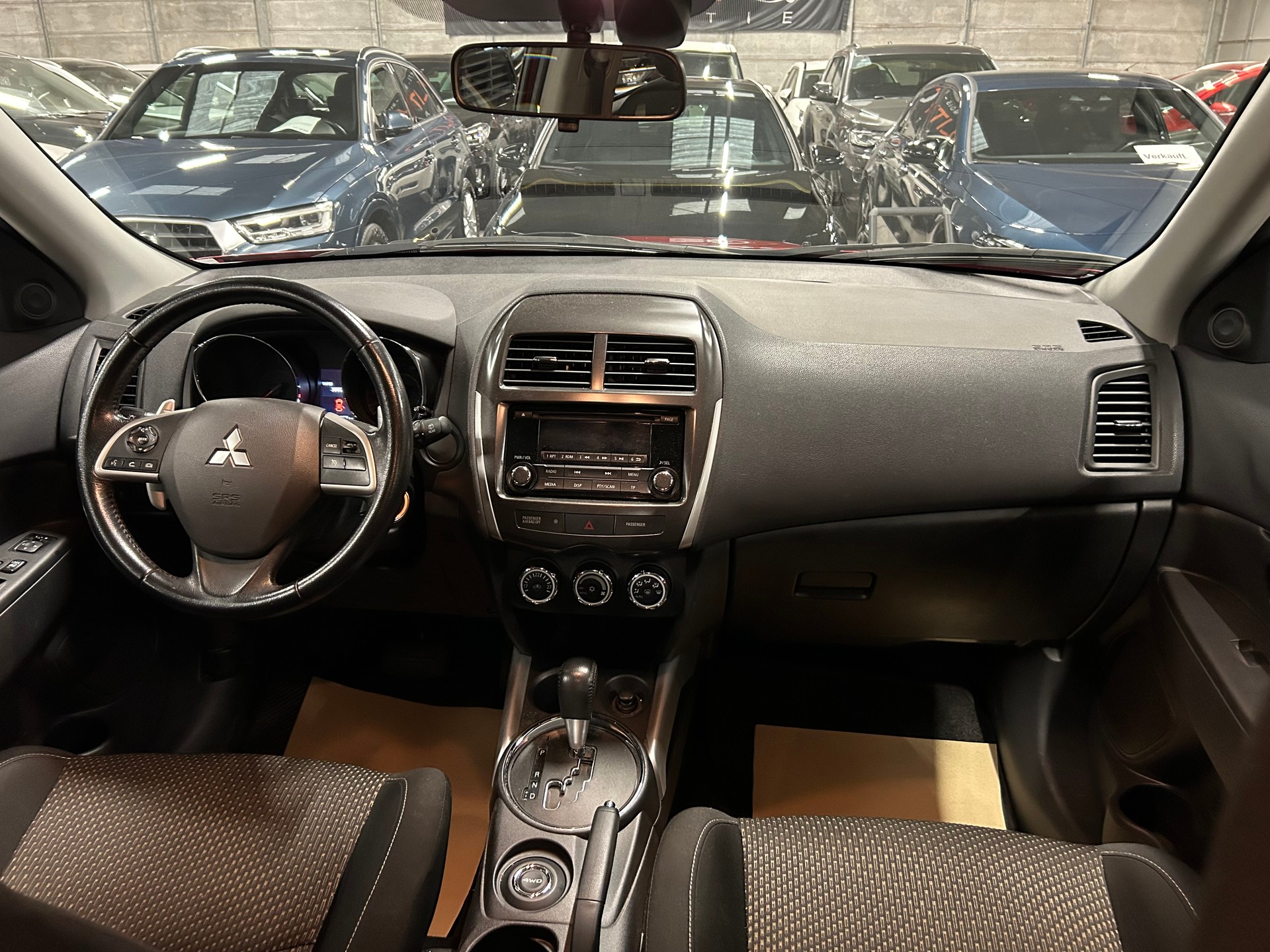 MITSUBISHI ASX 2.2 DID Invite 4WD Automatic-image-11