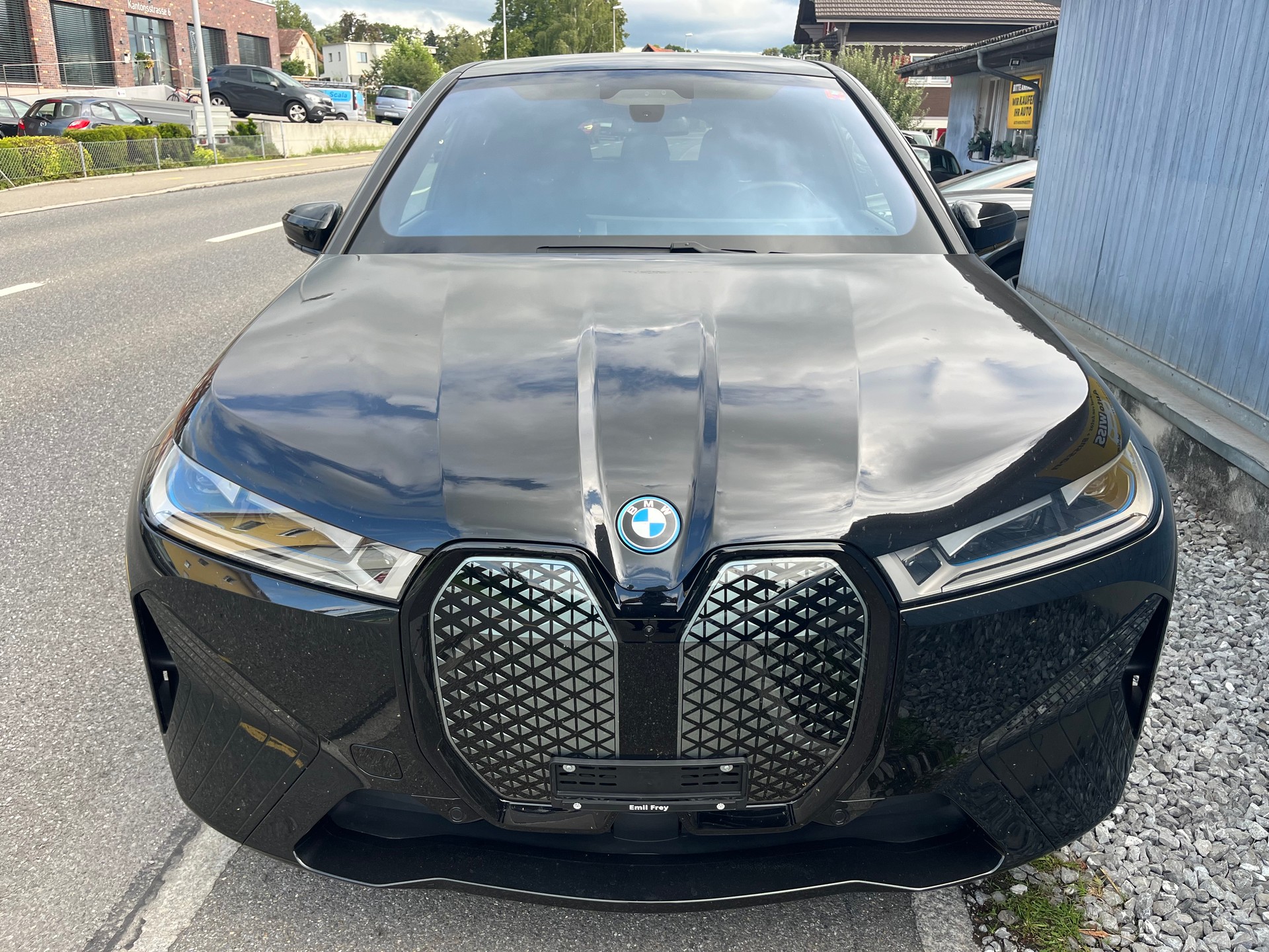 BMW iX xDrive50-image-1