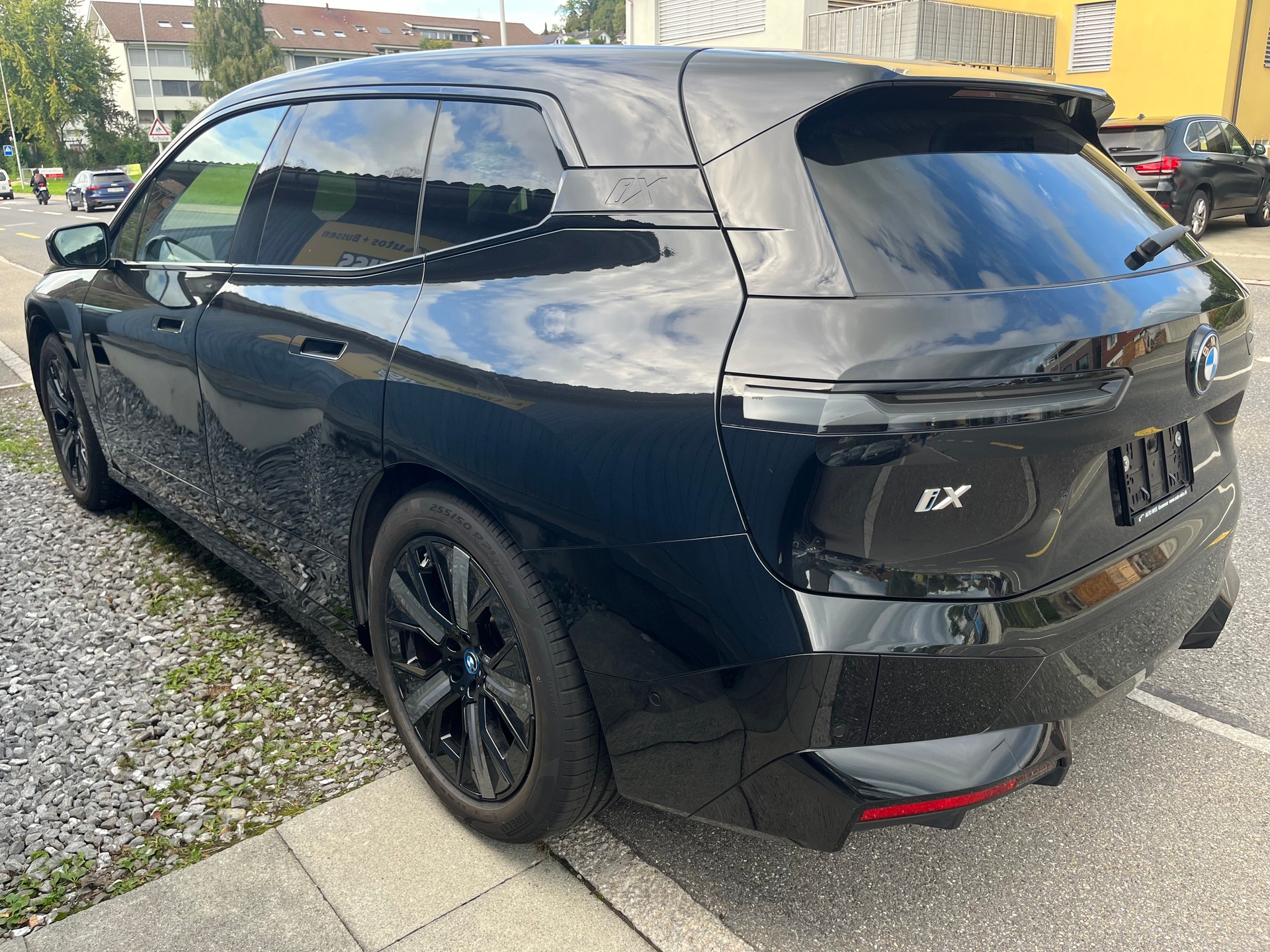 BMW iX xDrive50-image-7