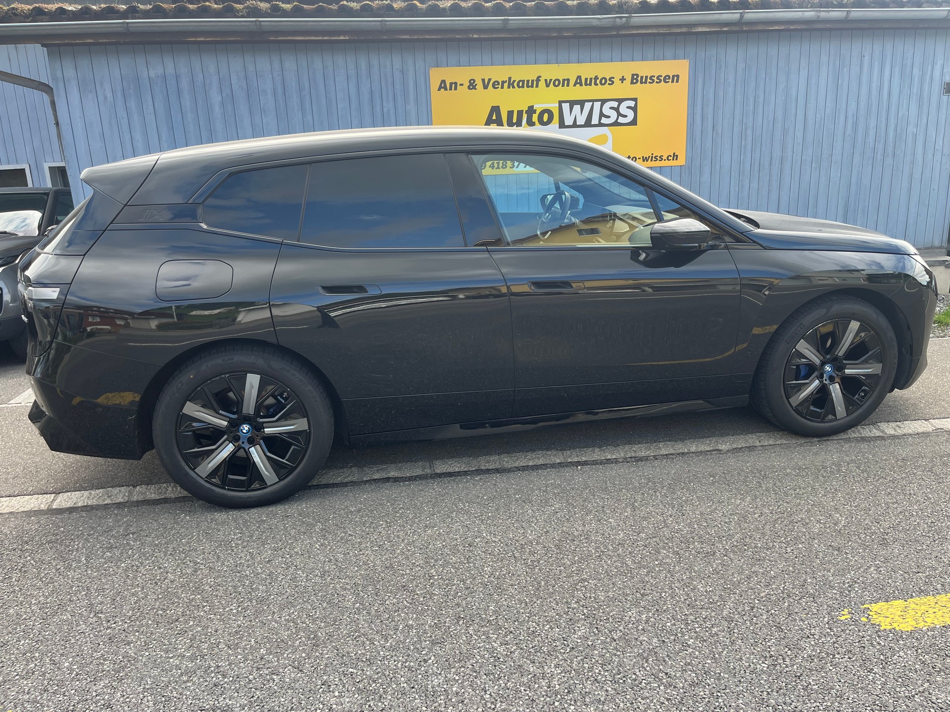BMW iX xDrive50-image-4