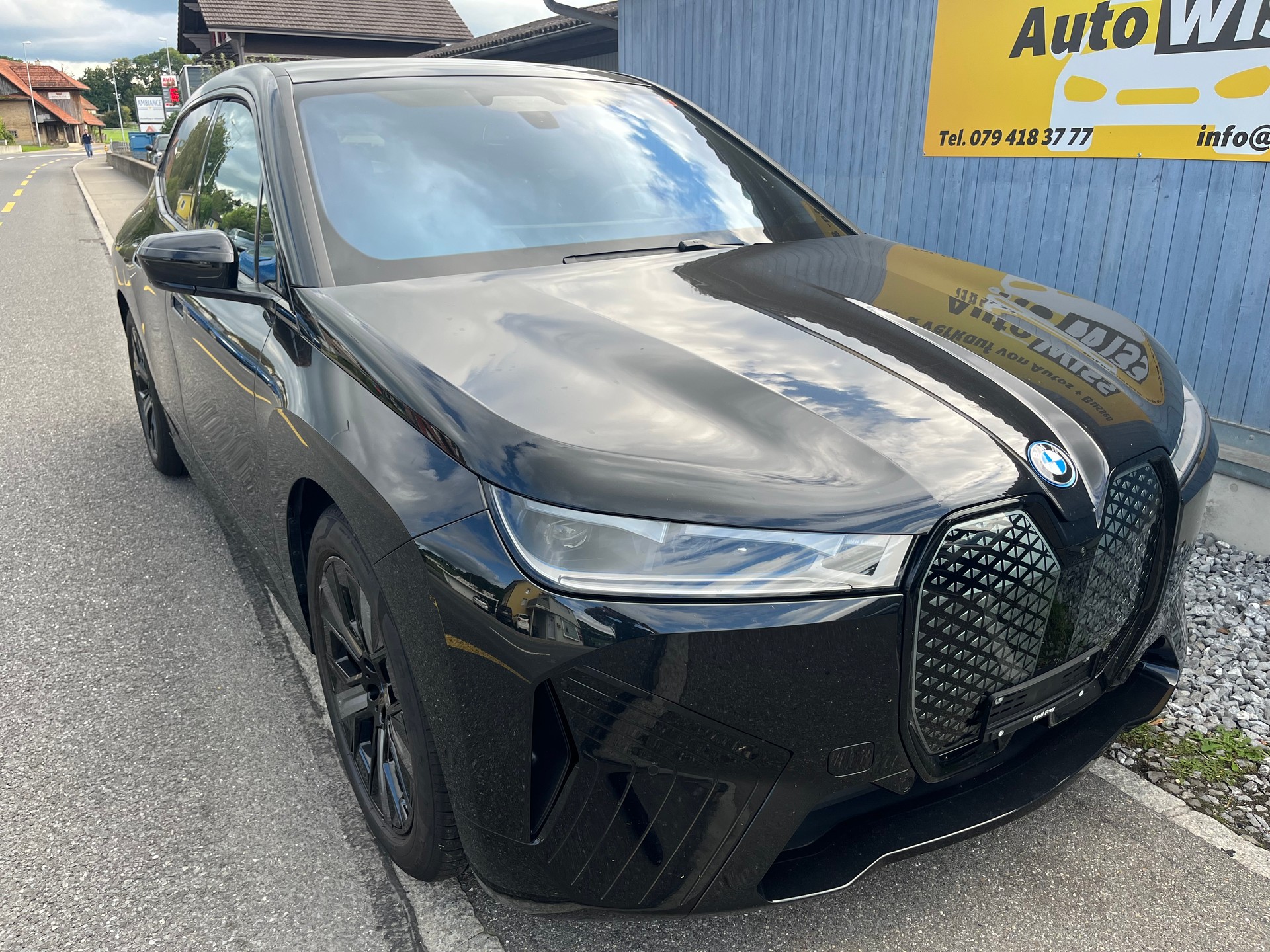 BMW iX xDrive50-image-2