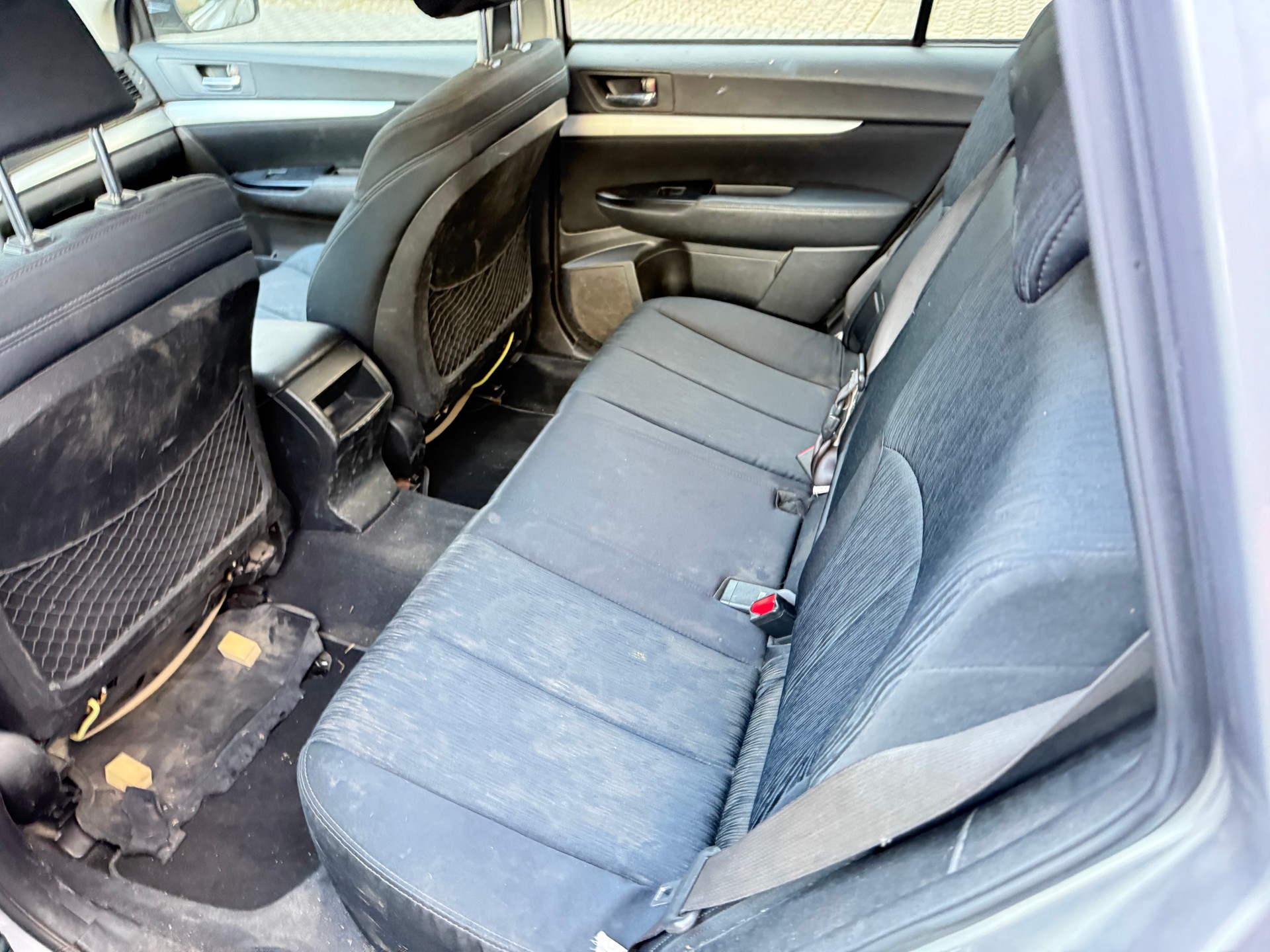 SUBARU Legacy 2.0i Swiss Special AWD-image-4