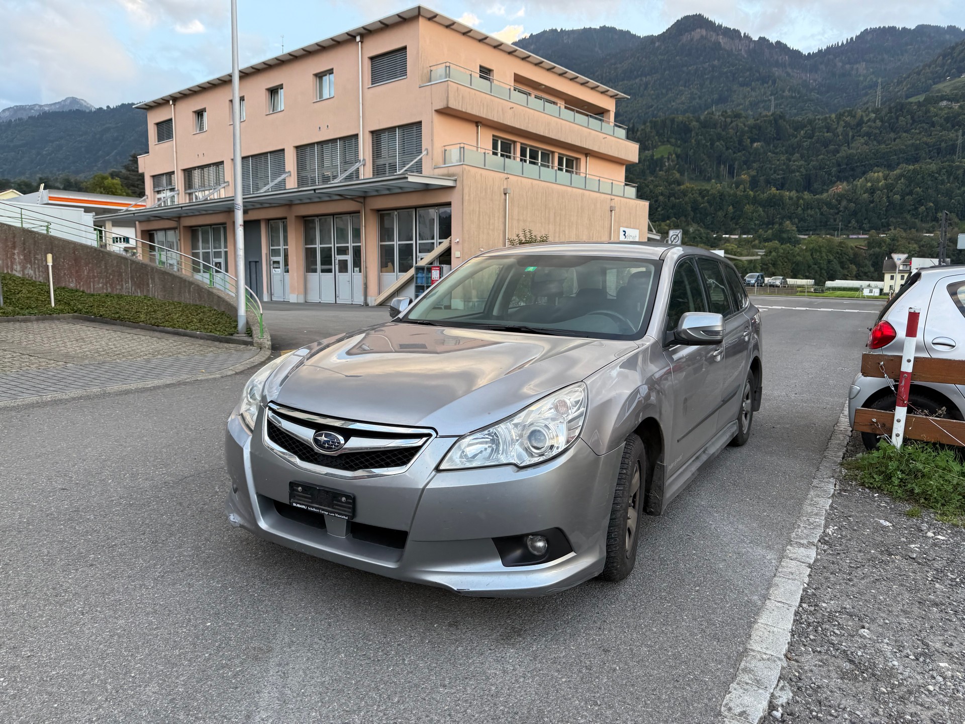 SUBARU Legacy 2.0i Swiss Special AWD-showroom-element-1