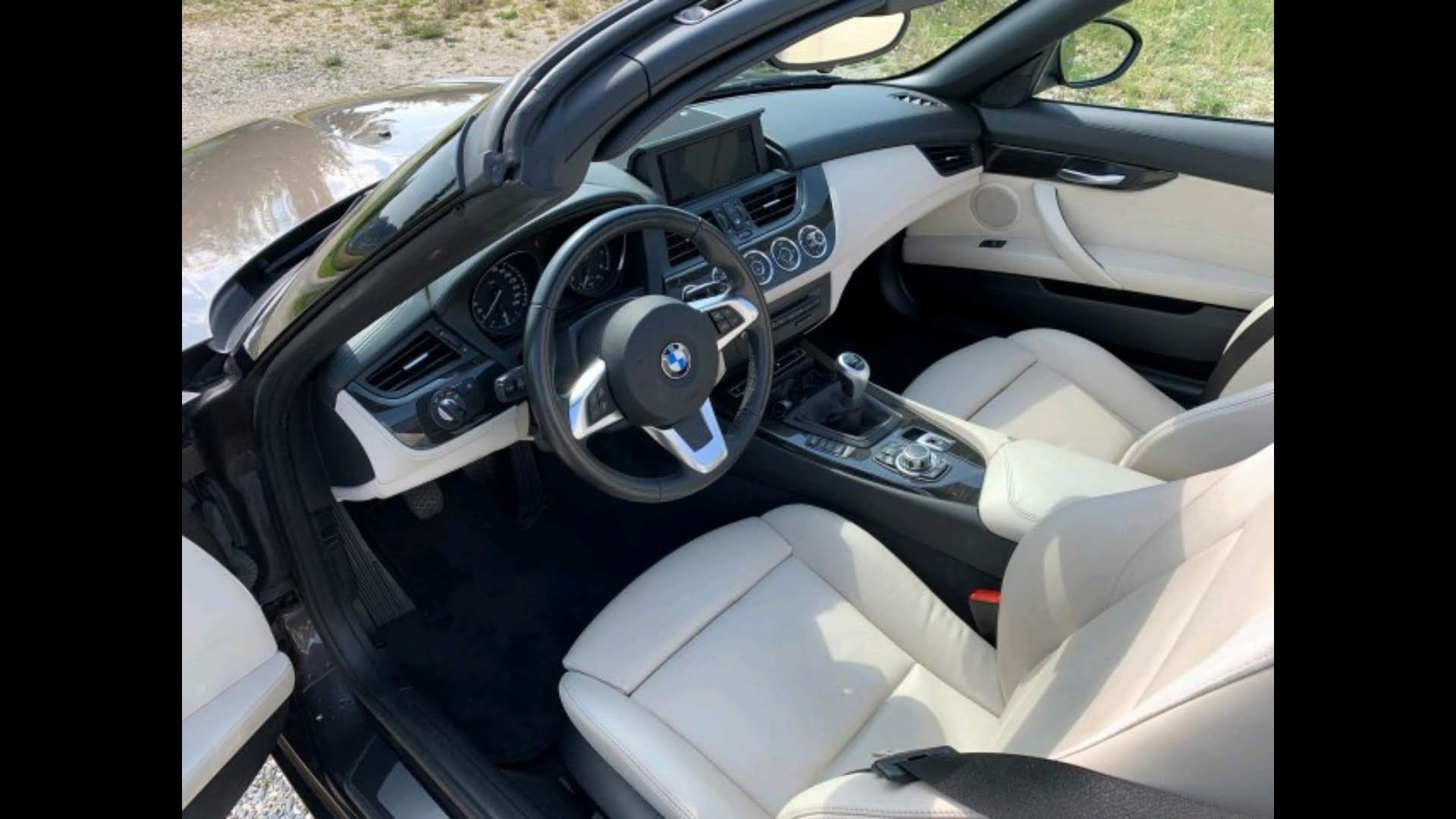 BMW Z4 sDrive35i-image-5