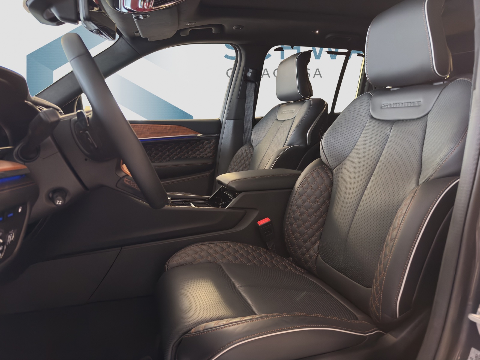 JEEP Grand Cherokee 2.0 Turbo Summit Re-image-8