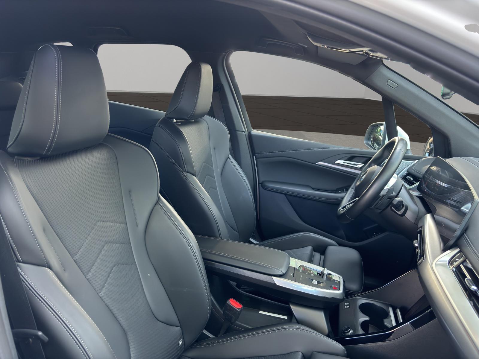 BMW 223d xDrive Active Tourer-image-10