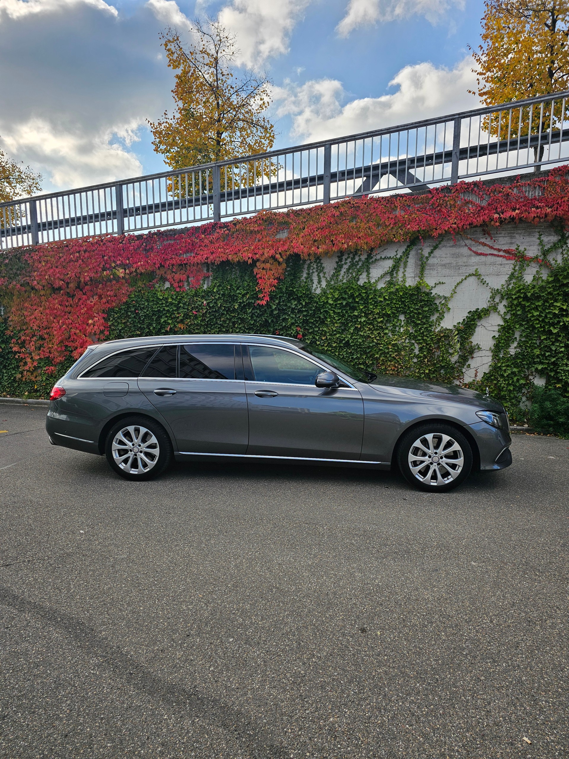 MERCEDES-BENZ E 400 Avantgarde 4 Matic 9G-Tronic-image-4