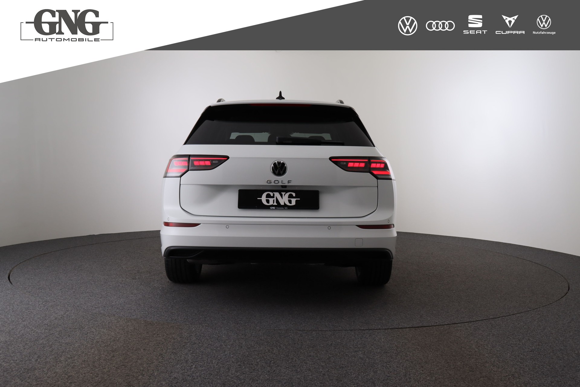 VW Golf Variant 1.5 eTSI mHEV Life-image-5