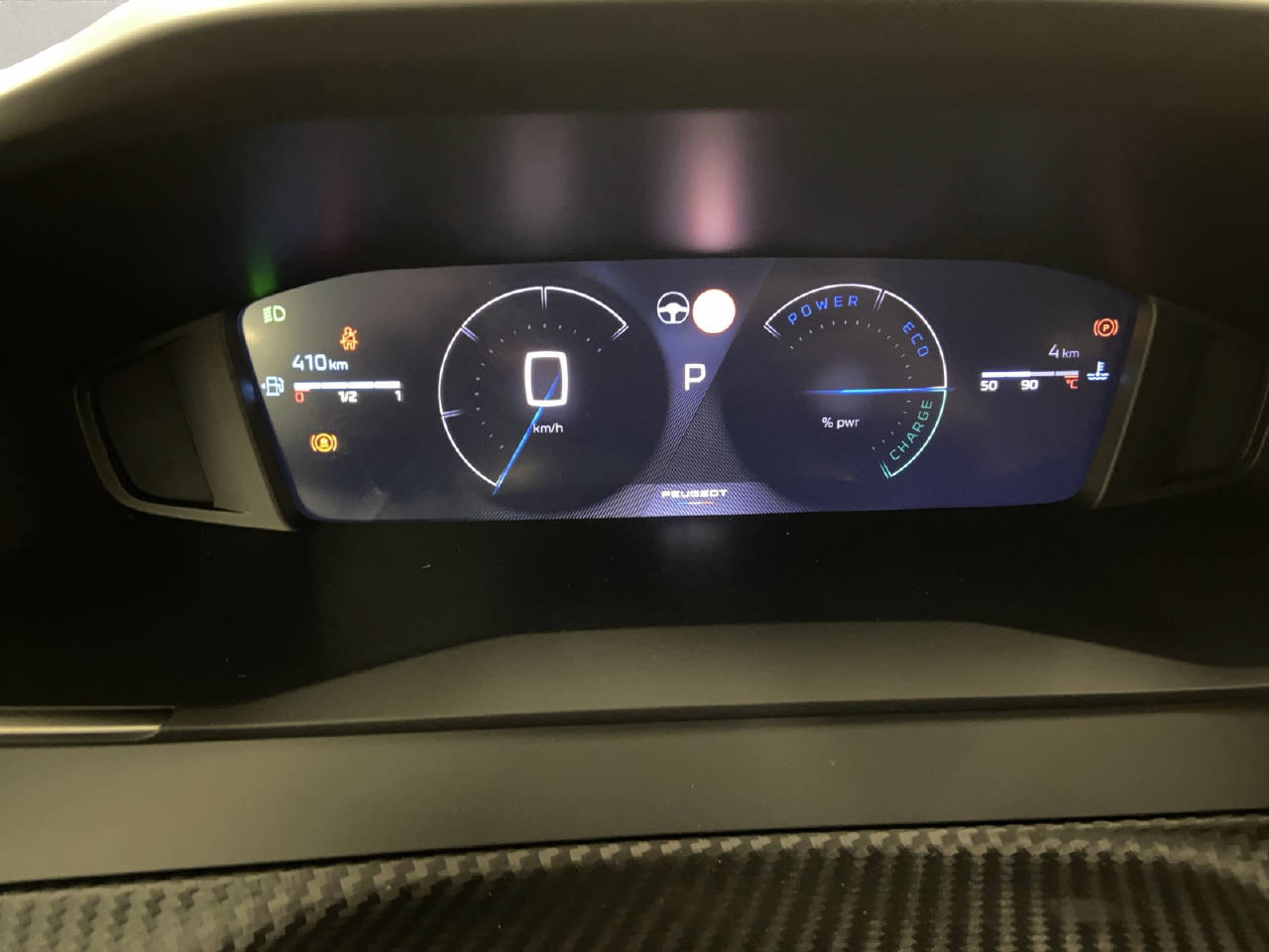 PEUGEOT 208 1.2 Hybrid Allure Premium-image-9