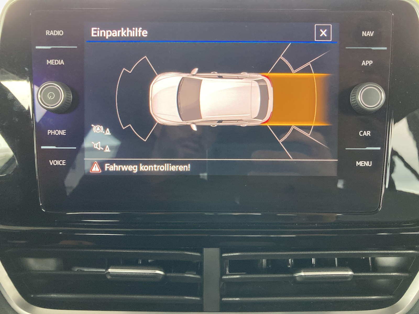 VW T-Roc 2.0 TSI R-Line DSG 4Motion-image-14