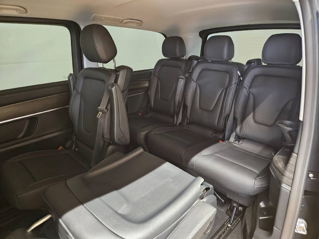 MERCEDES-BENZ EQV 300 lang Van-image-11