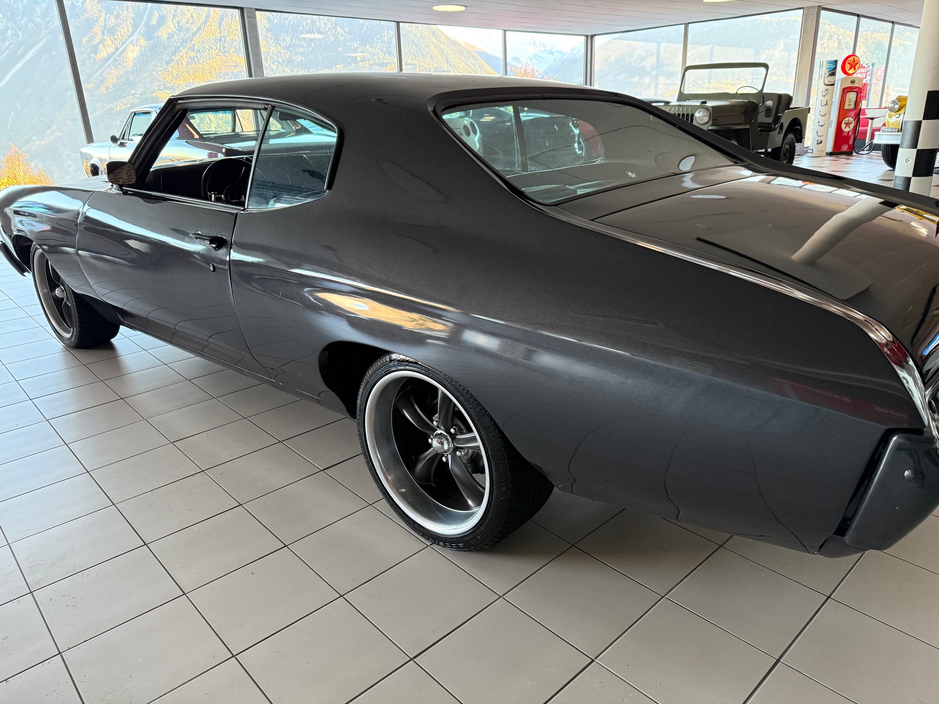 CHEVROLET SS-image-4