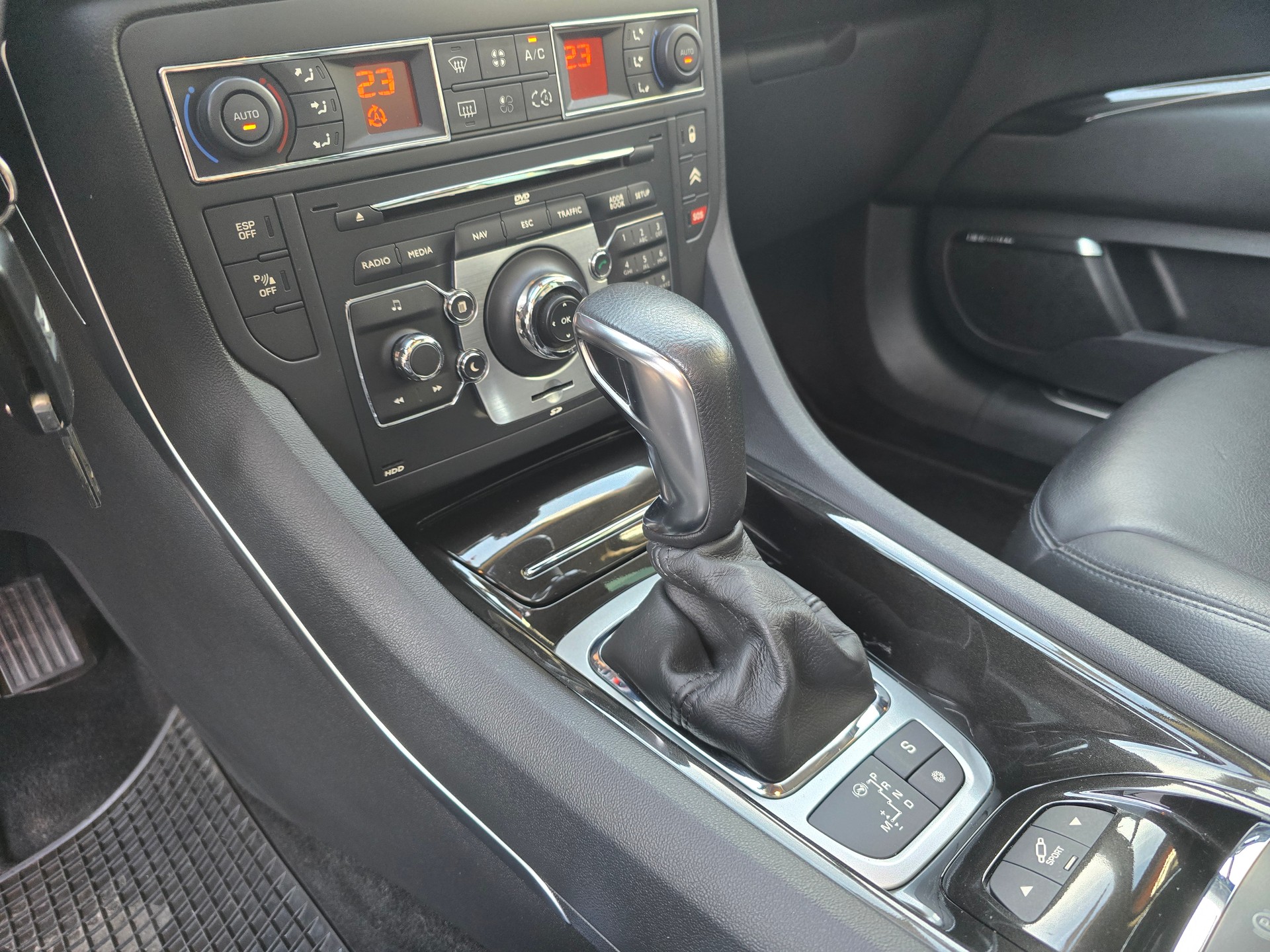 CITROEN C5 Tourer 3.0 HDi V6 Exclusive Automatic-image-11