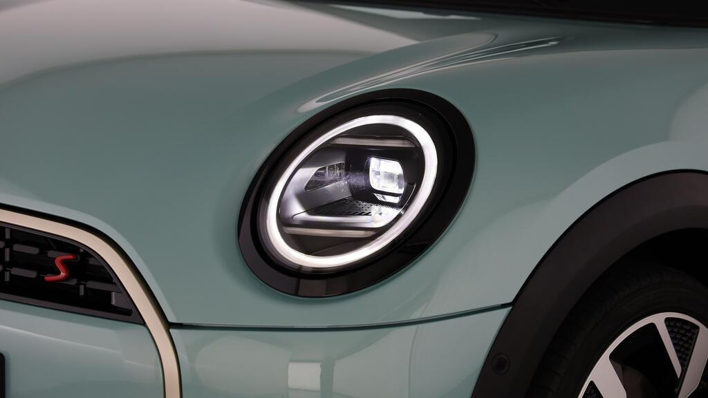MINI Cooper Cabrio S-image-14