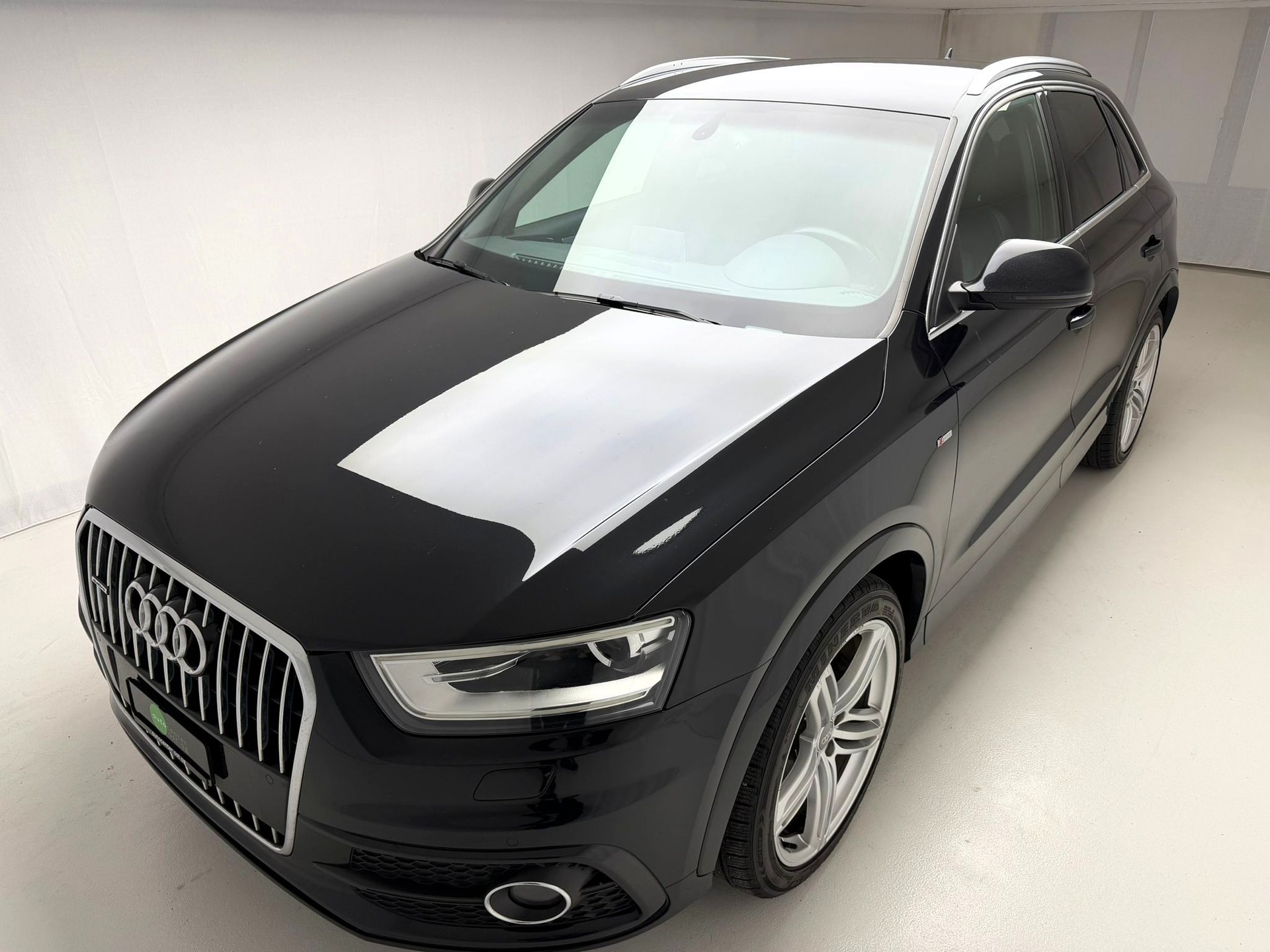 AUDI Q3 2.0 TDI quattro S-tronic-image-2