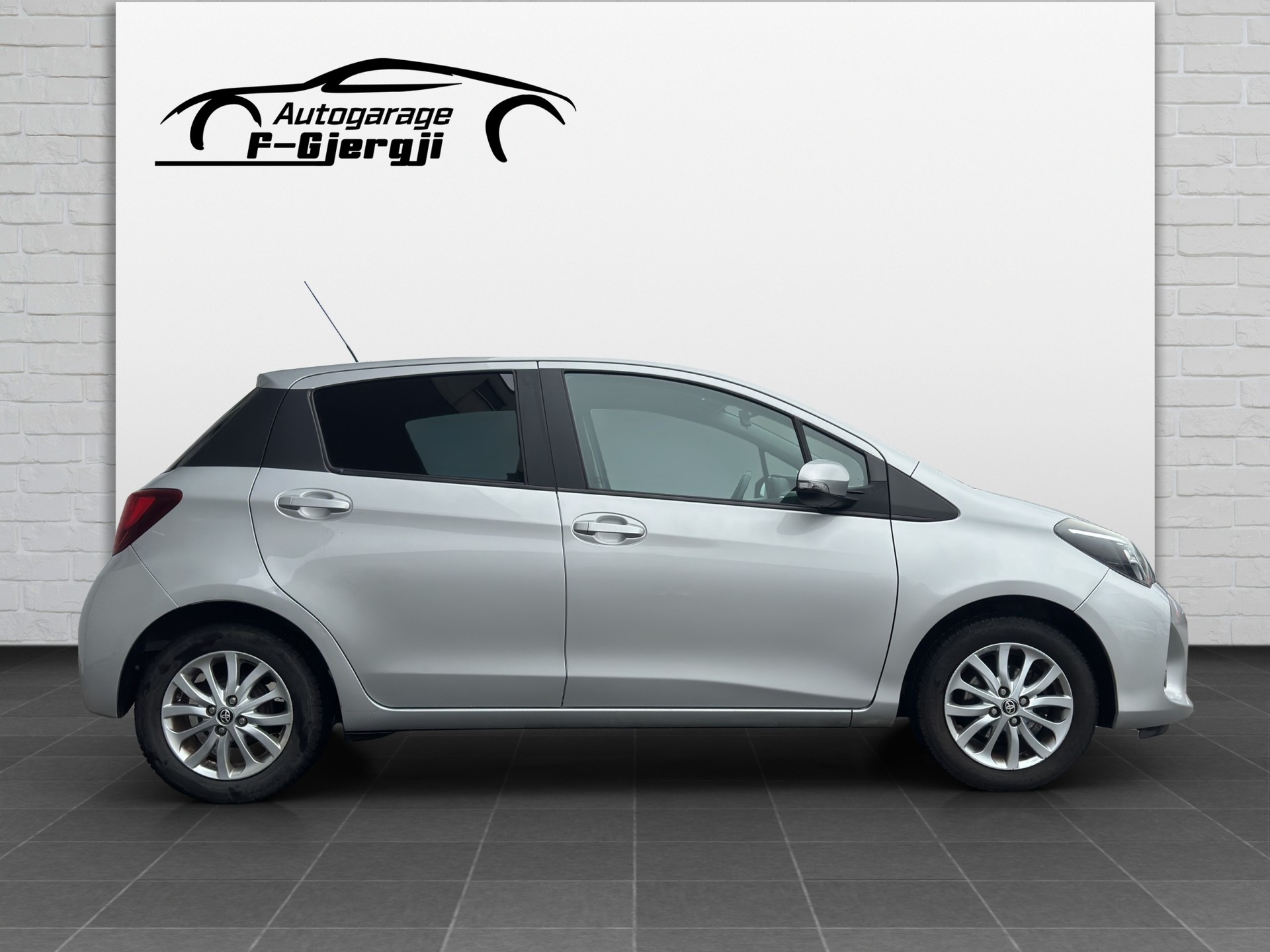 TOYOTA Yaris 1.33 Luna-image-6
