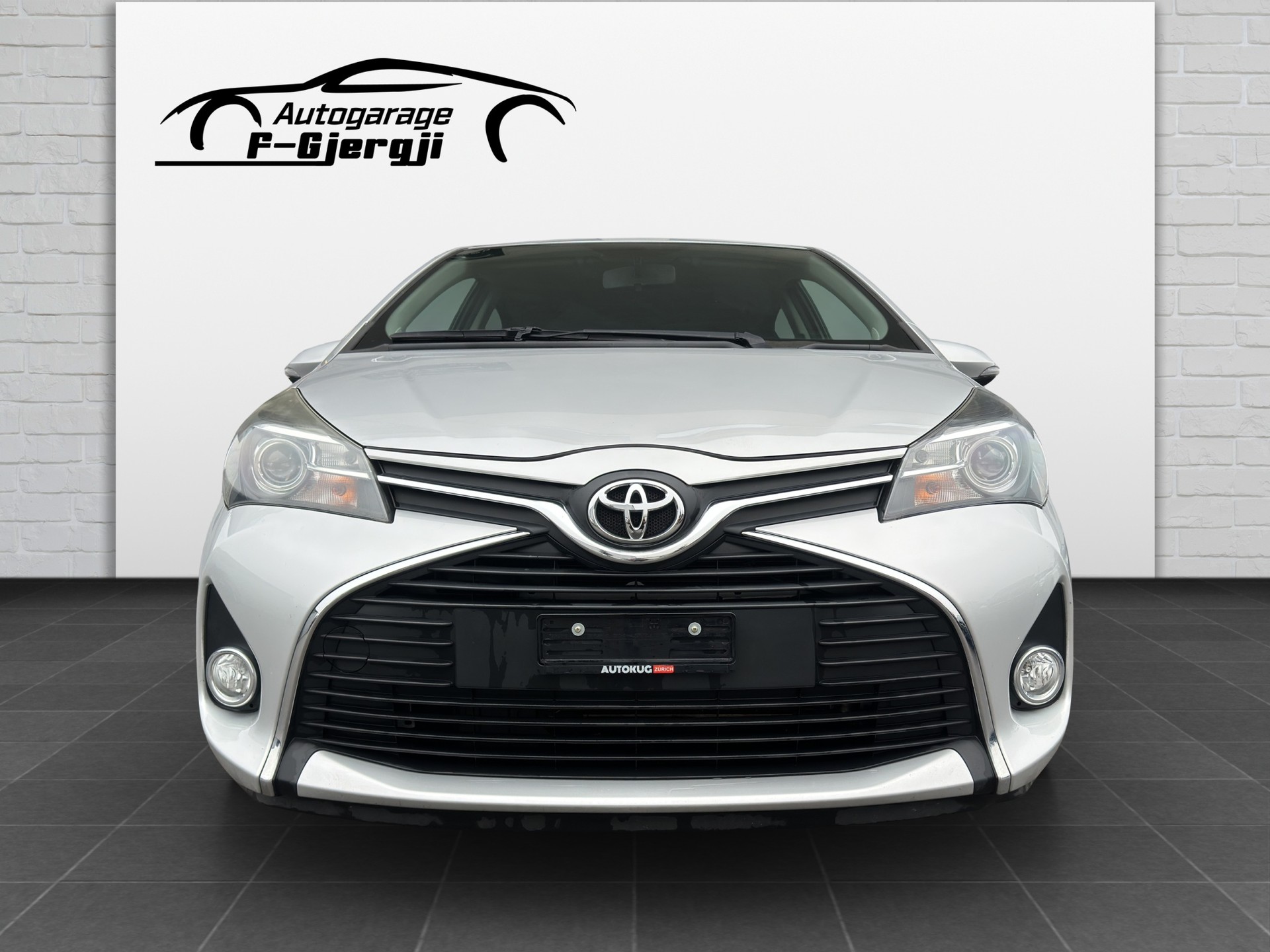 TOYOTA Yaris 1.33 Luna-image-2