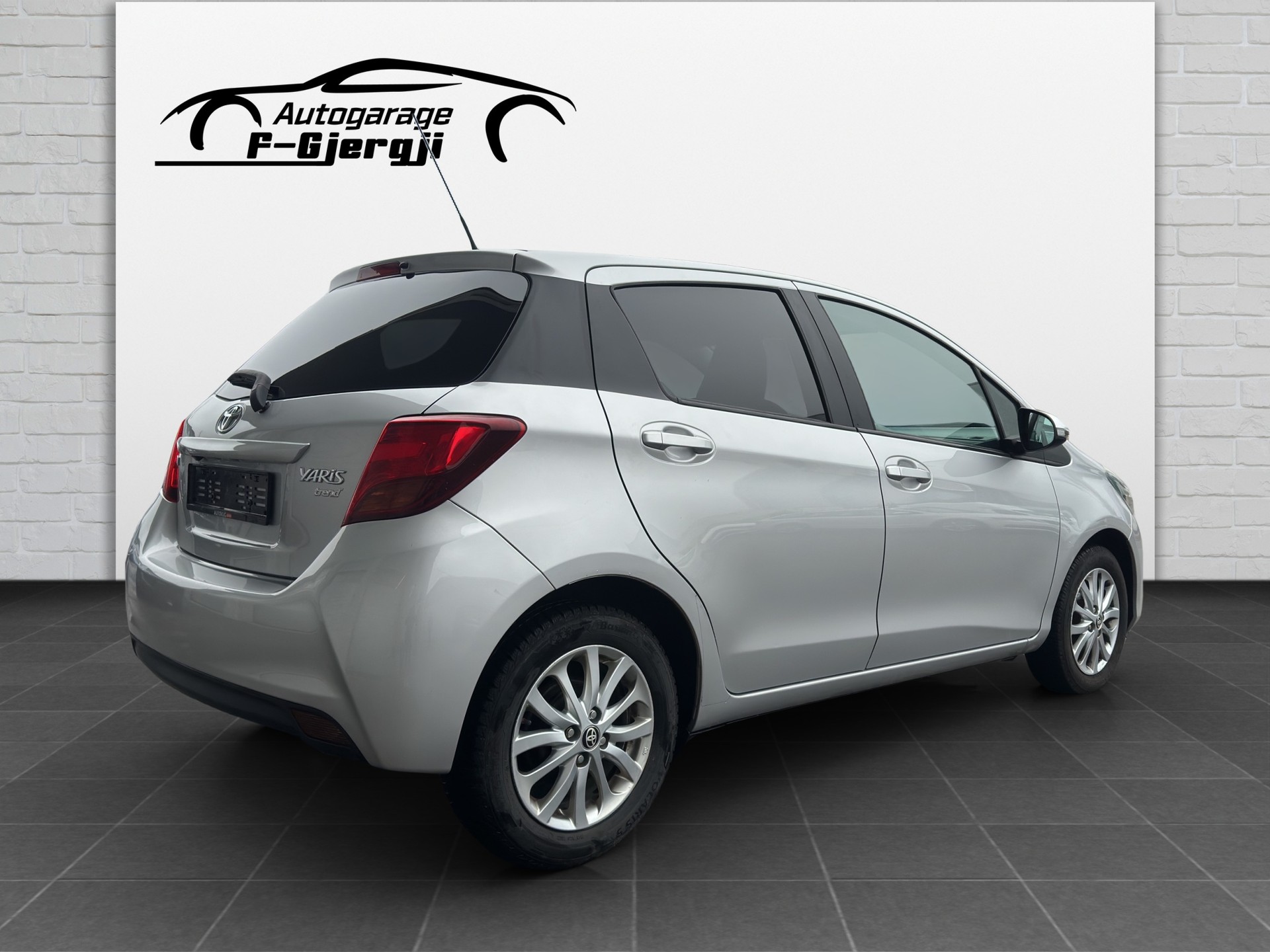 TOYOTA Yaris 1.33 Luna-image-5