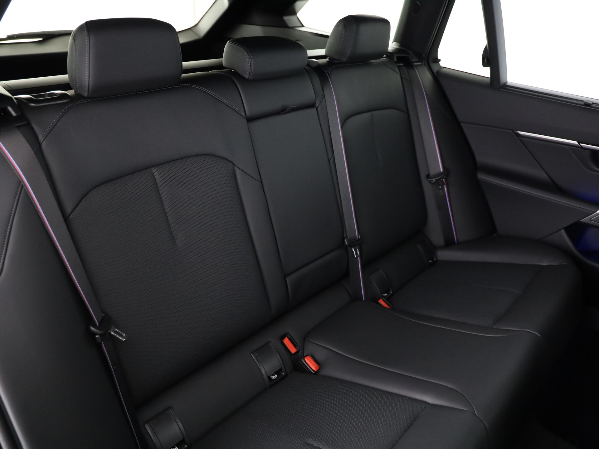 BMW M5 xDrive Touring-image-18