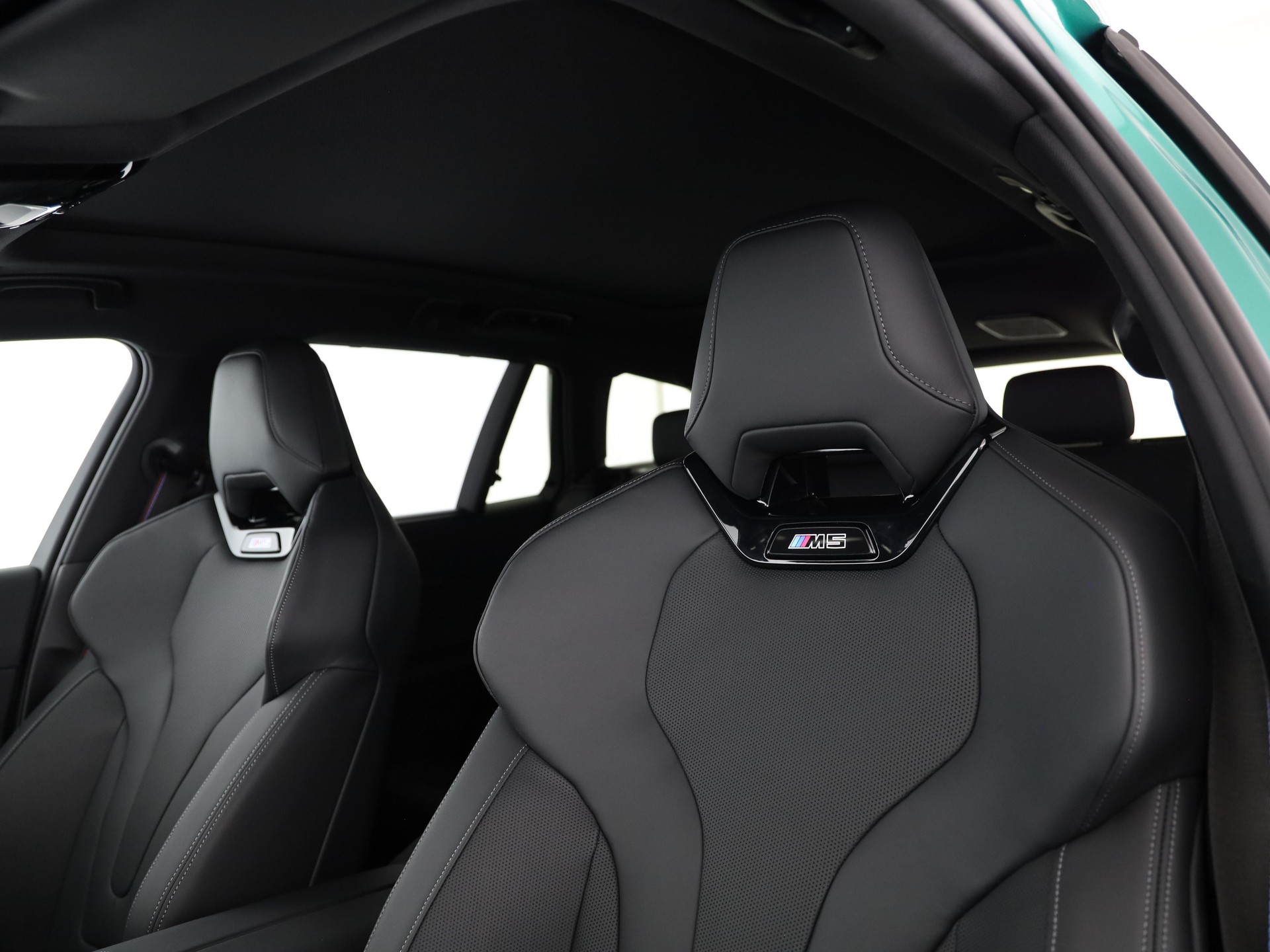 BMW M5 xDrive Touring-image-13