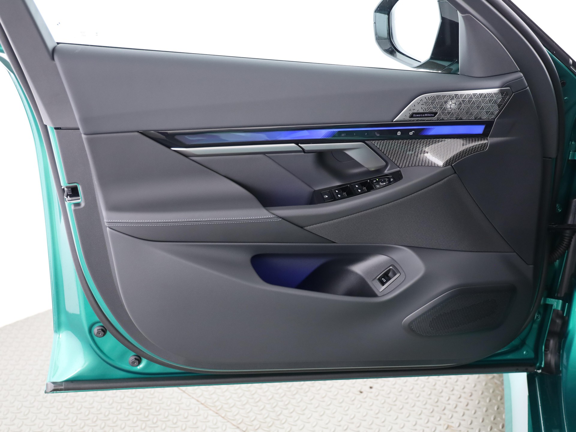 BMW M5 xDrive Touring-image-11