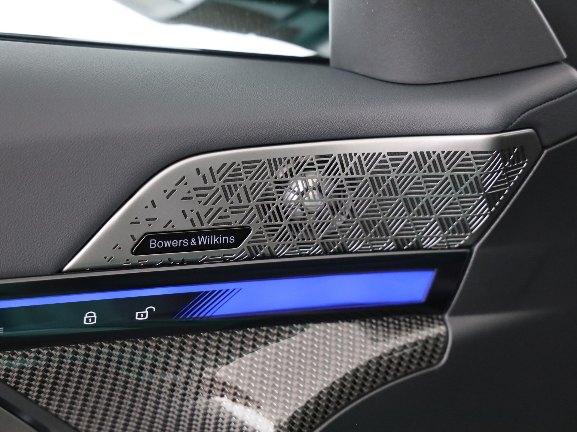 BMW M5 xDrive Touring-image-12