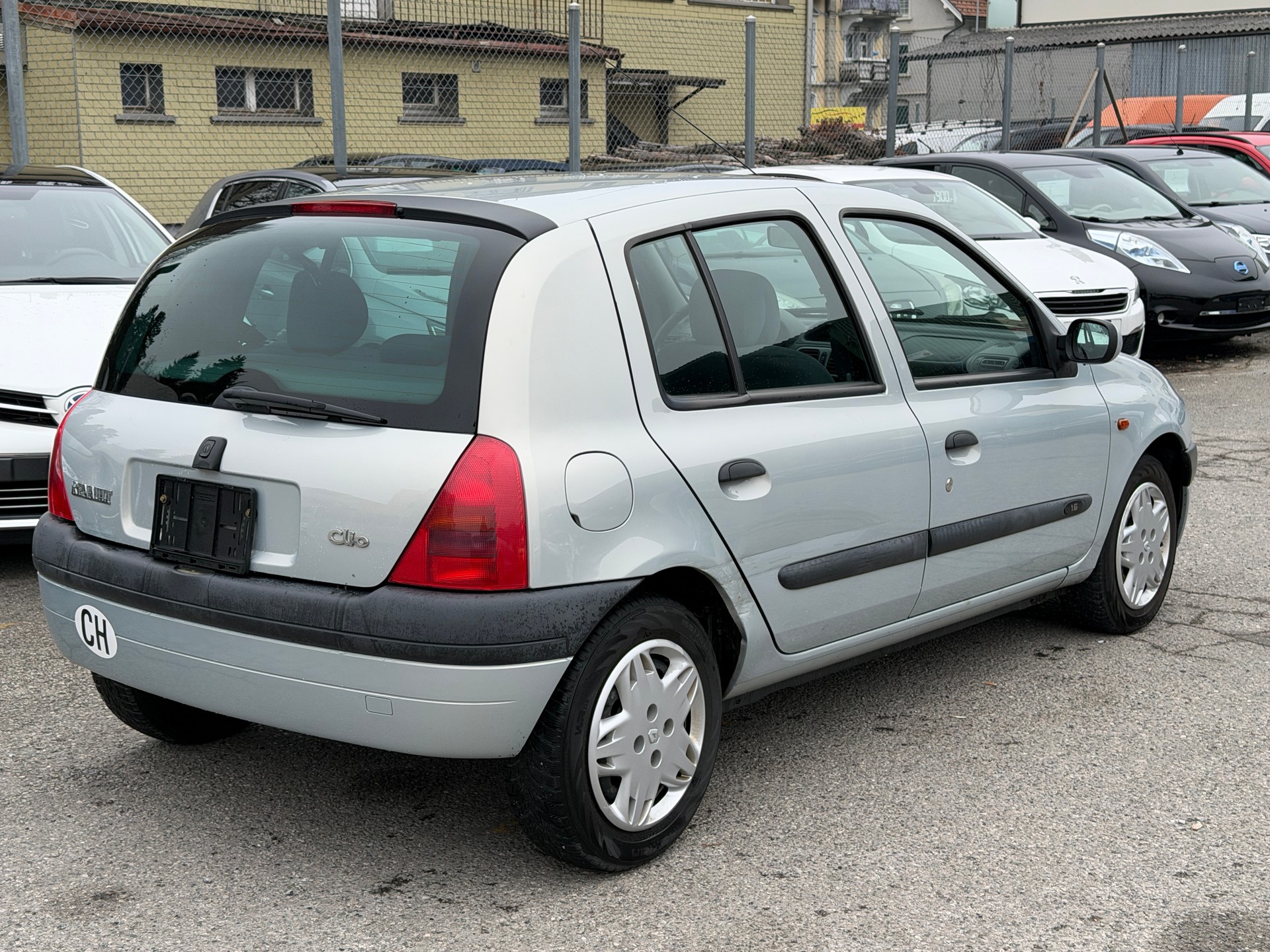RENAULT Clio 1.6 RXE Advantage-image-12