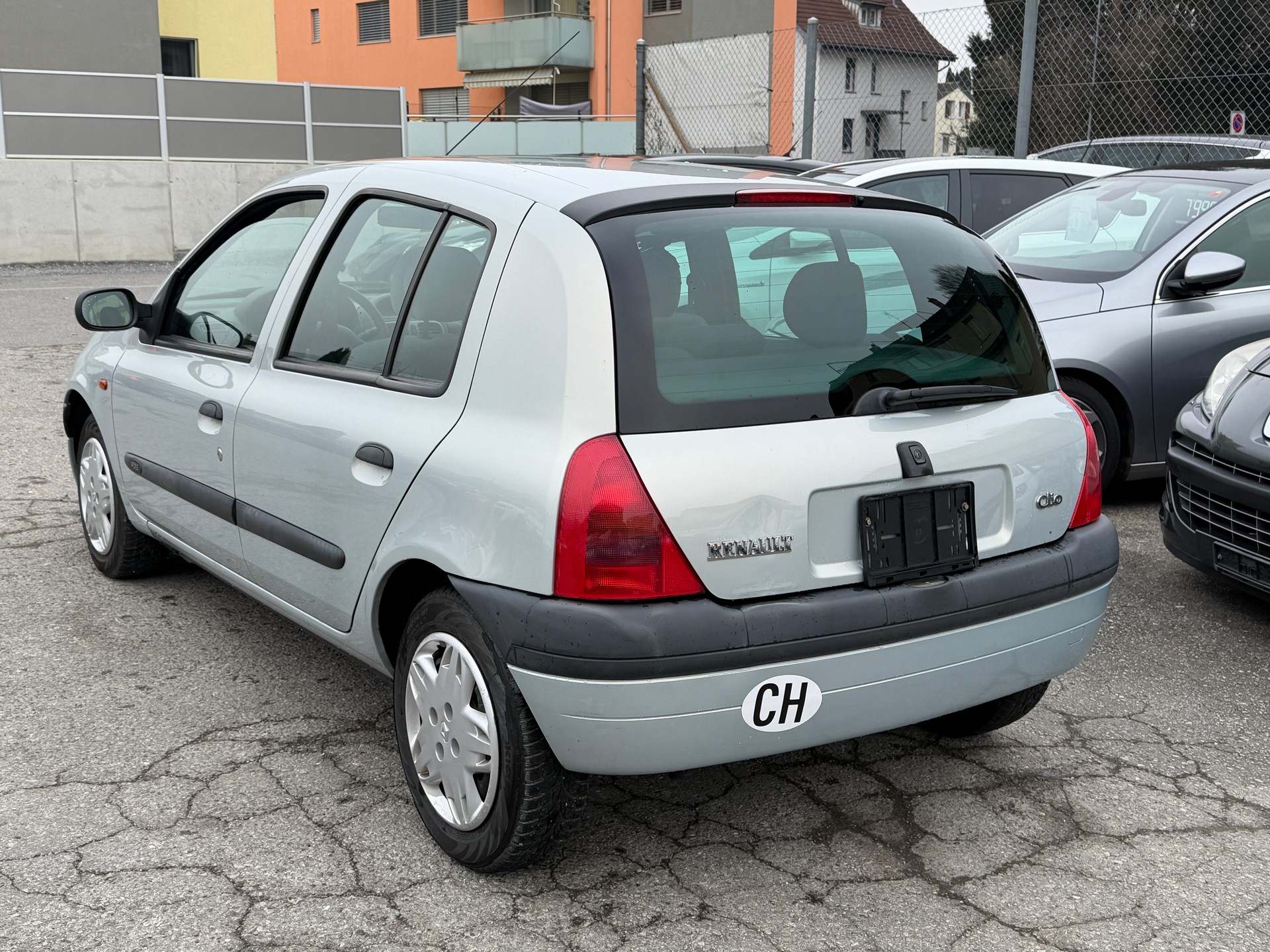 RENAULT Clio 1.6 RXE Advantage-image-14
