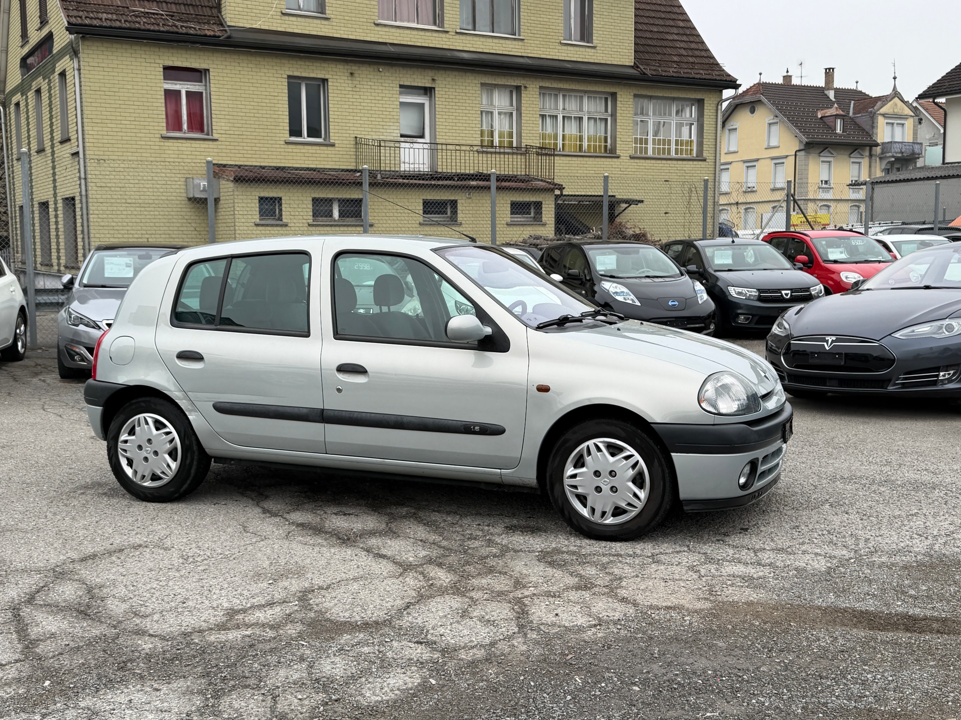 RENAULT Clio 1.6 RXE Advantage-image-4
