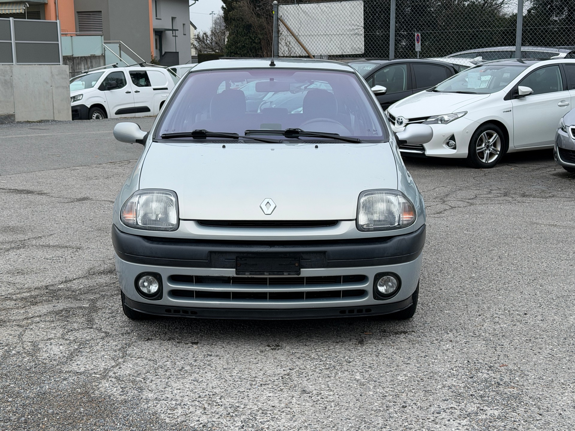 RENAULT Clio 1.6 RXE Advantage-image-3