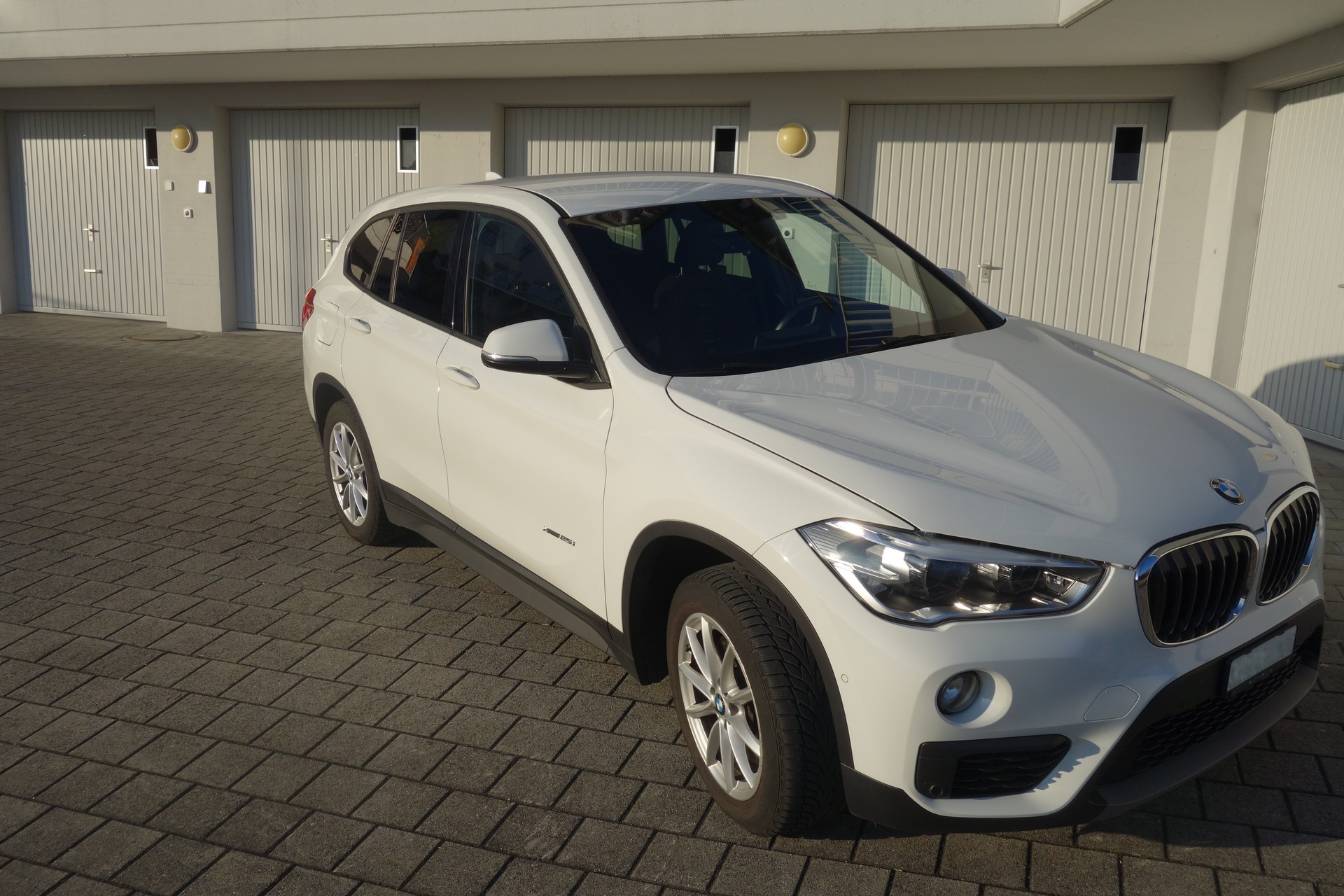 BMW X1 xDrive 25i xLine Steptronic-image-3
