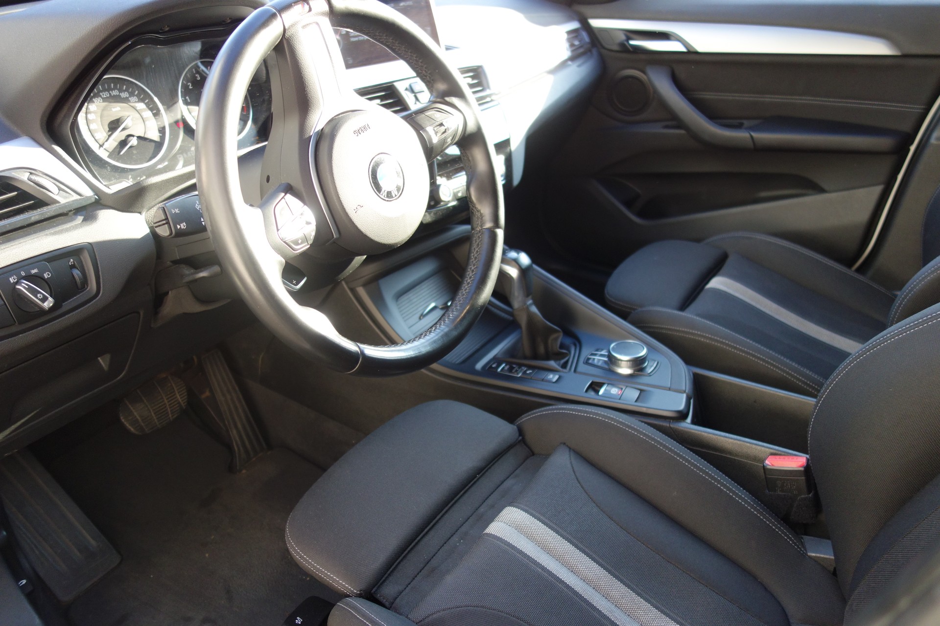 BMW X1 xDrive 25i xLine Steptronic-image-1