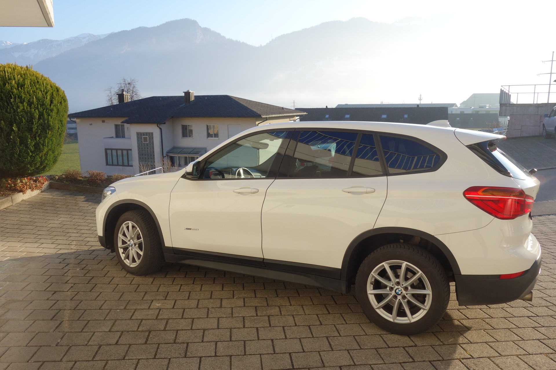 BMW X1 xDrive 25i xLine Steptronic-image-0
