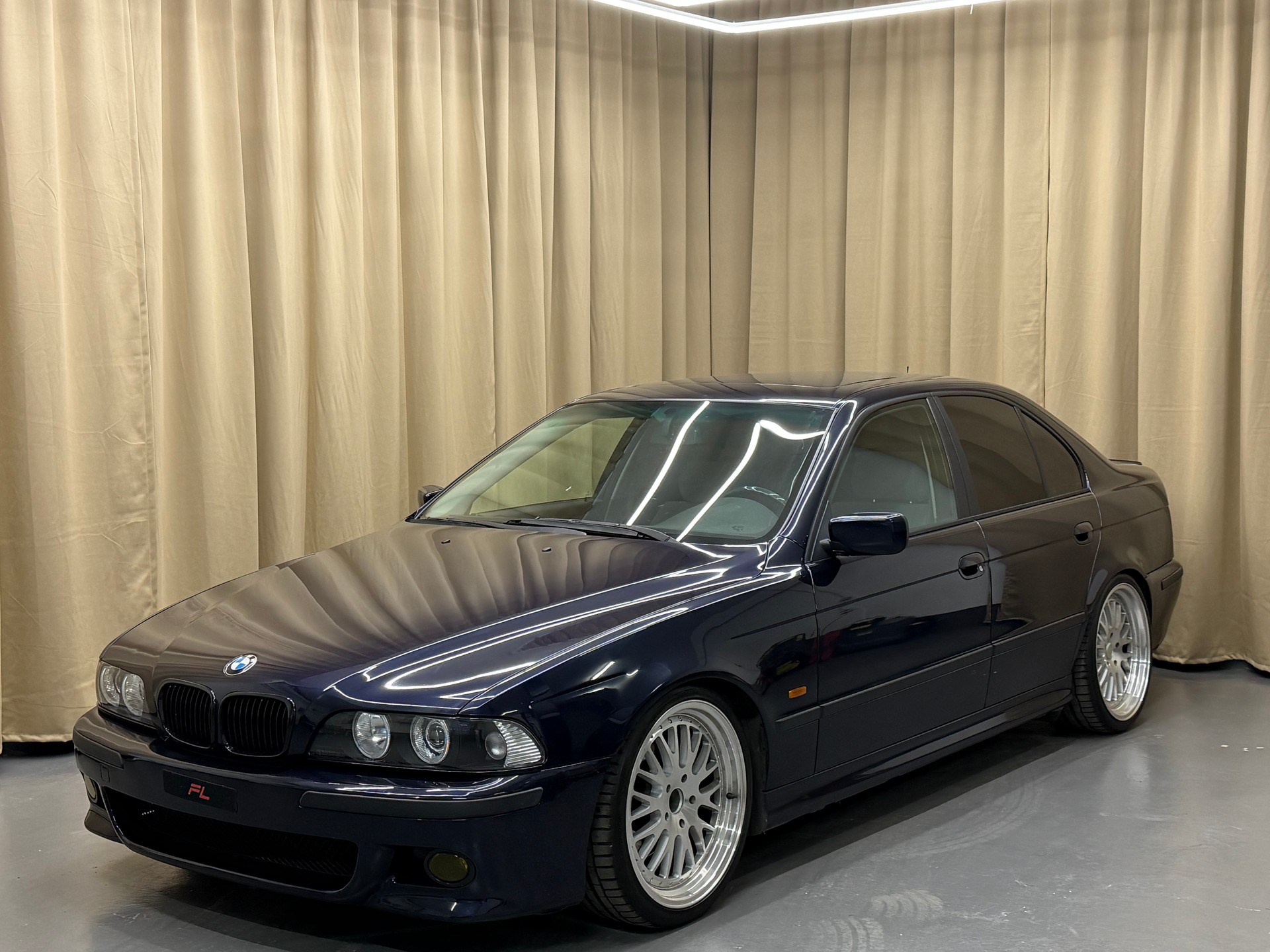 BMW 535i V8-image-1