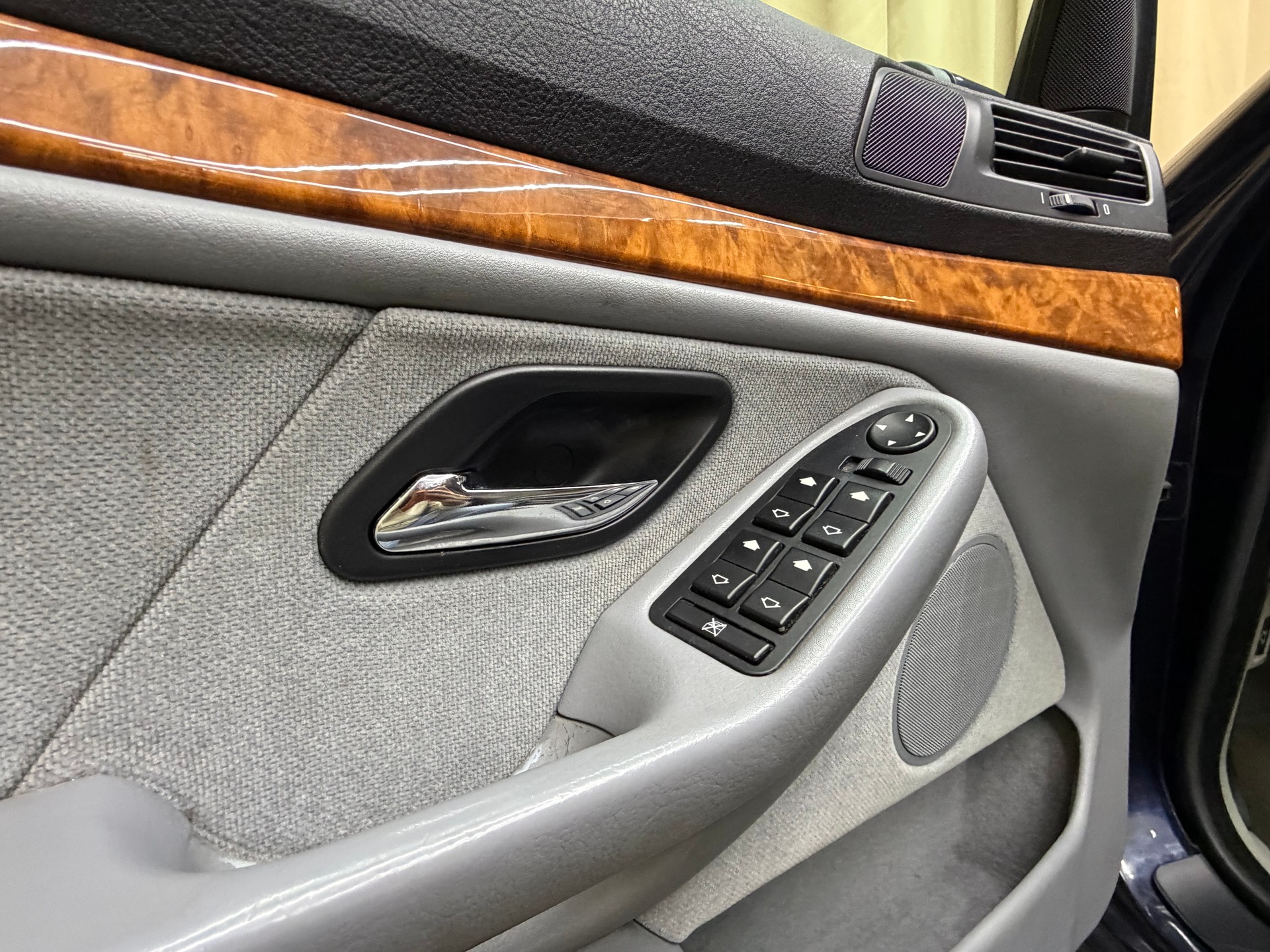 BMW 535i V8-image-9