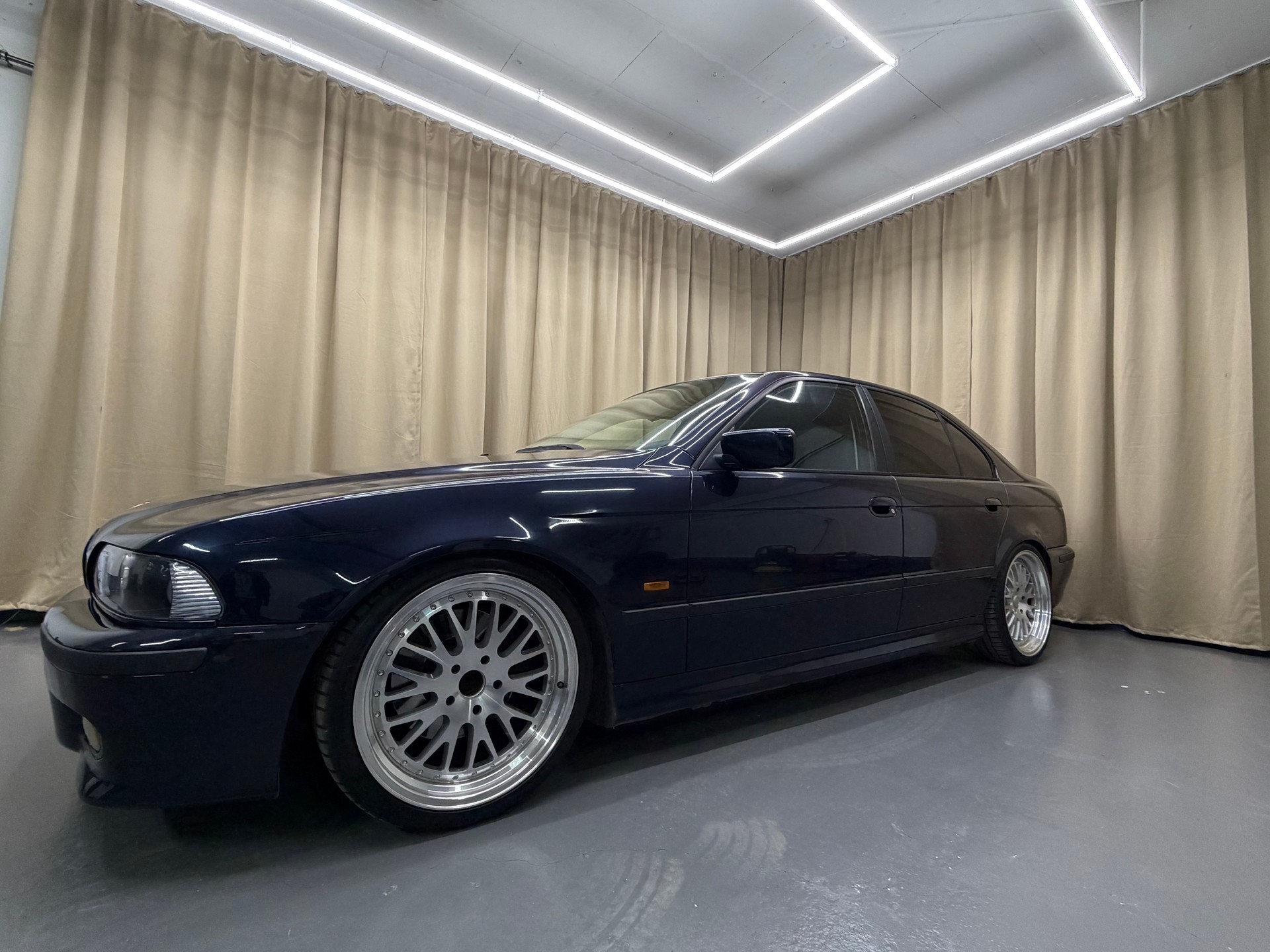 BMW 535i V8-image-3