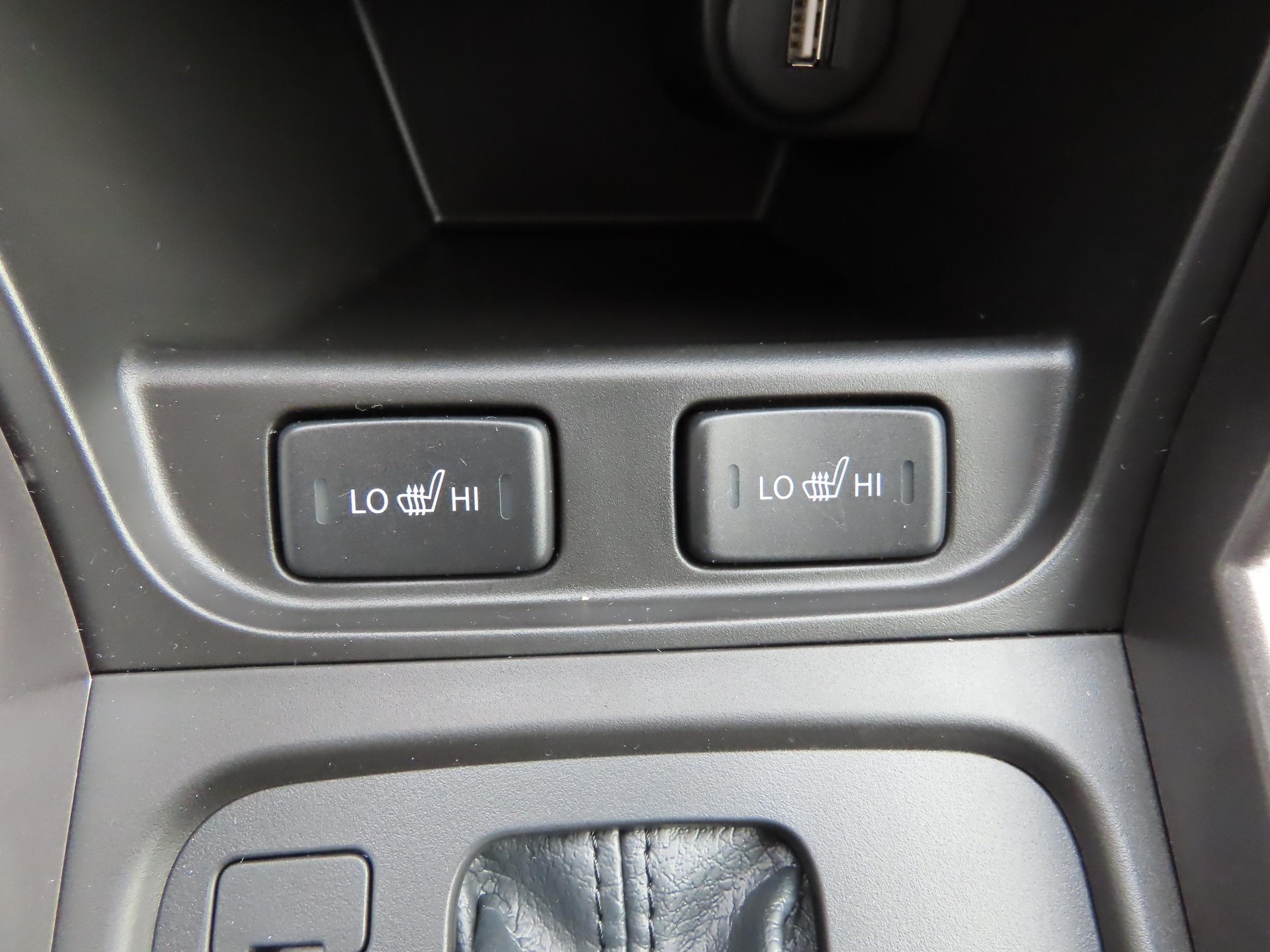 SUZUKI S-Cross 1.4 T Sakura Top Hybrid 4x4-image-10