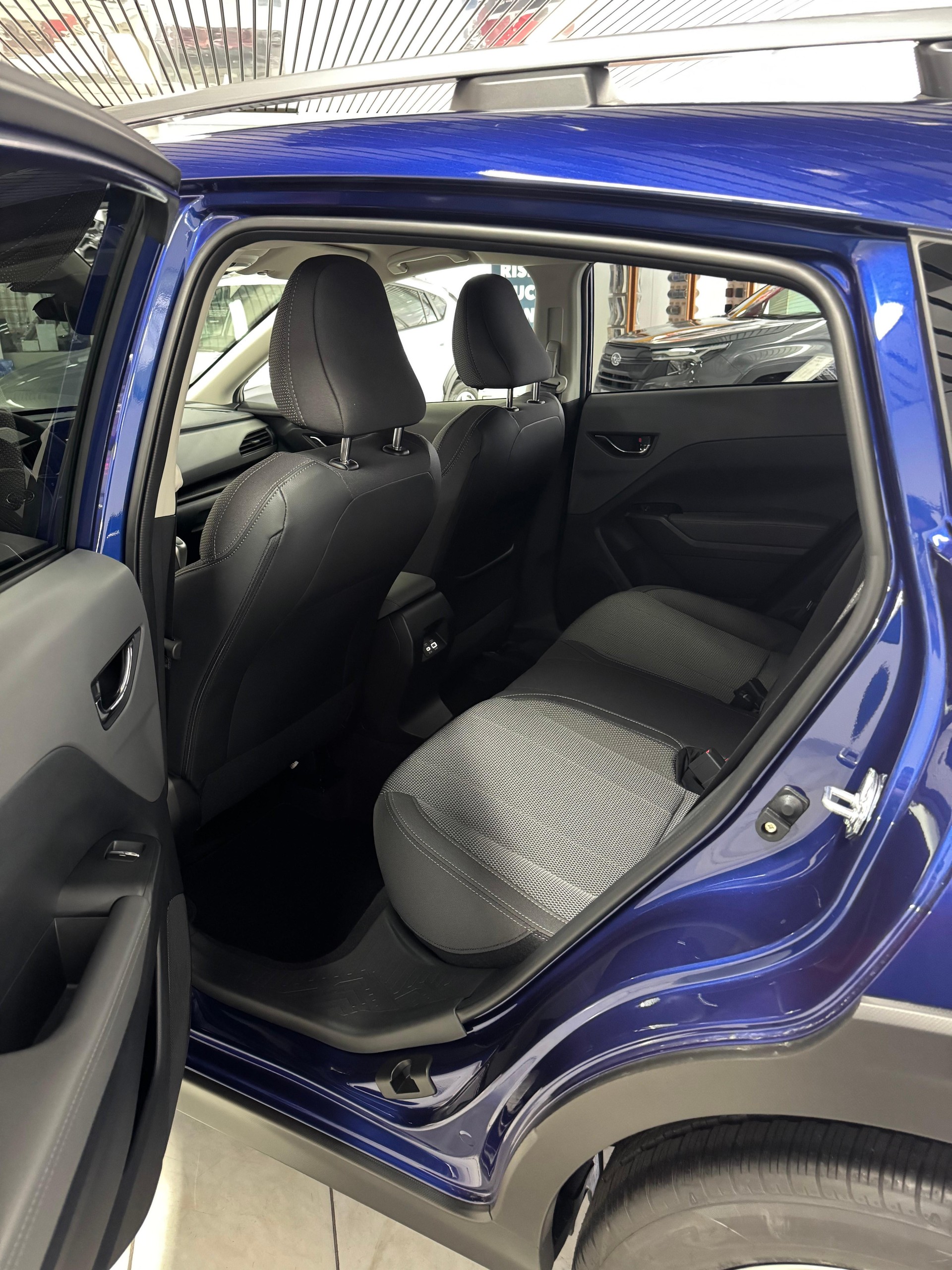 SUBARU Crosstrek 2.0i e-Boxer Swiss Plus-image-6