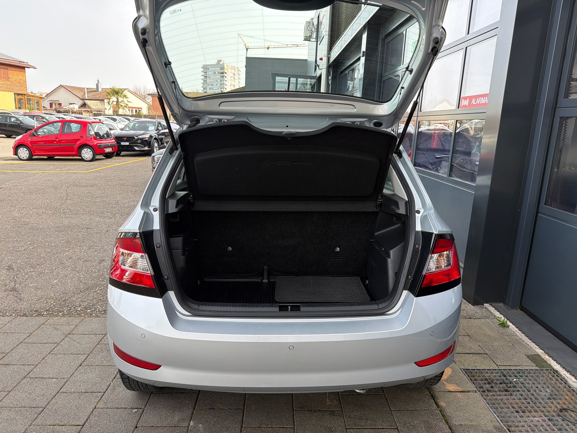 SKODA Fabia 1.0 MPI Ambition-image-5