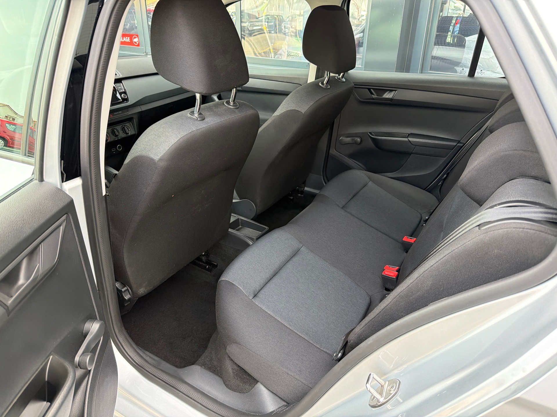 SKODA Fabia 1.0 MPI Ambition-image-6